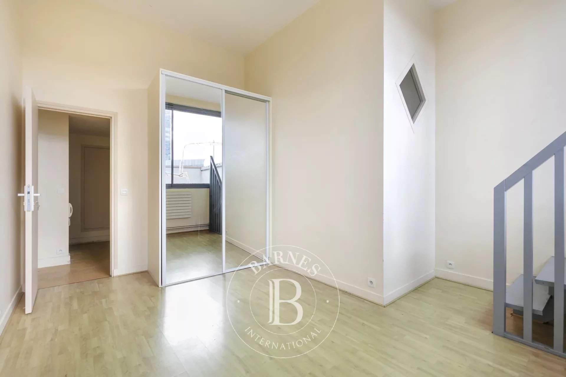 Courbevoie  - Duplex 4 Bedrooms - picture 12