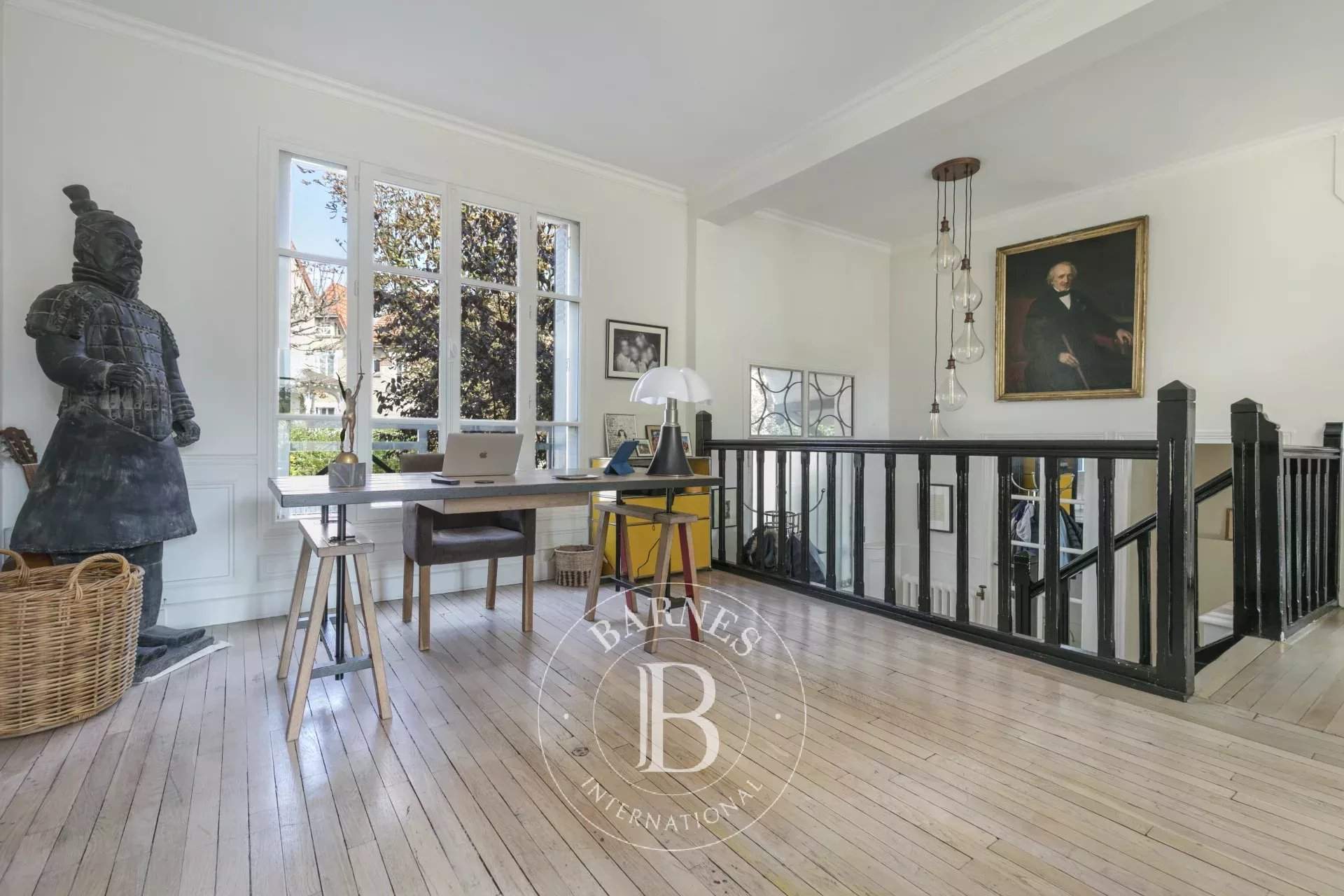 Suresnes  - Maison 6 Pi&egrave;ces 4 Chambres - picture 4