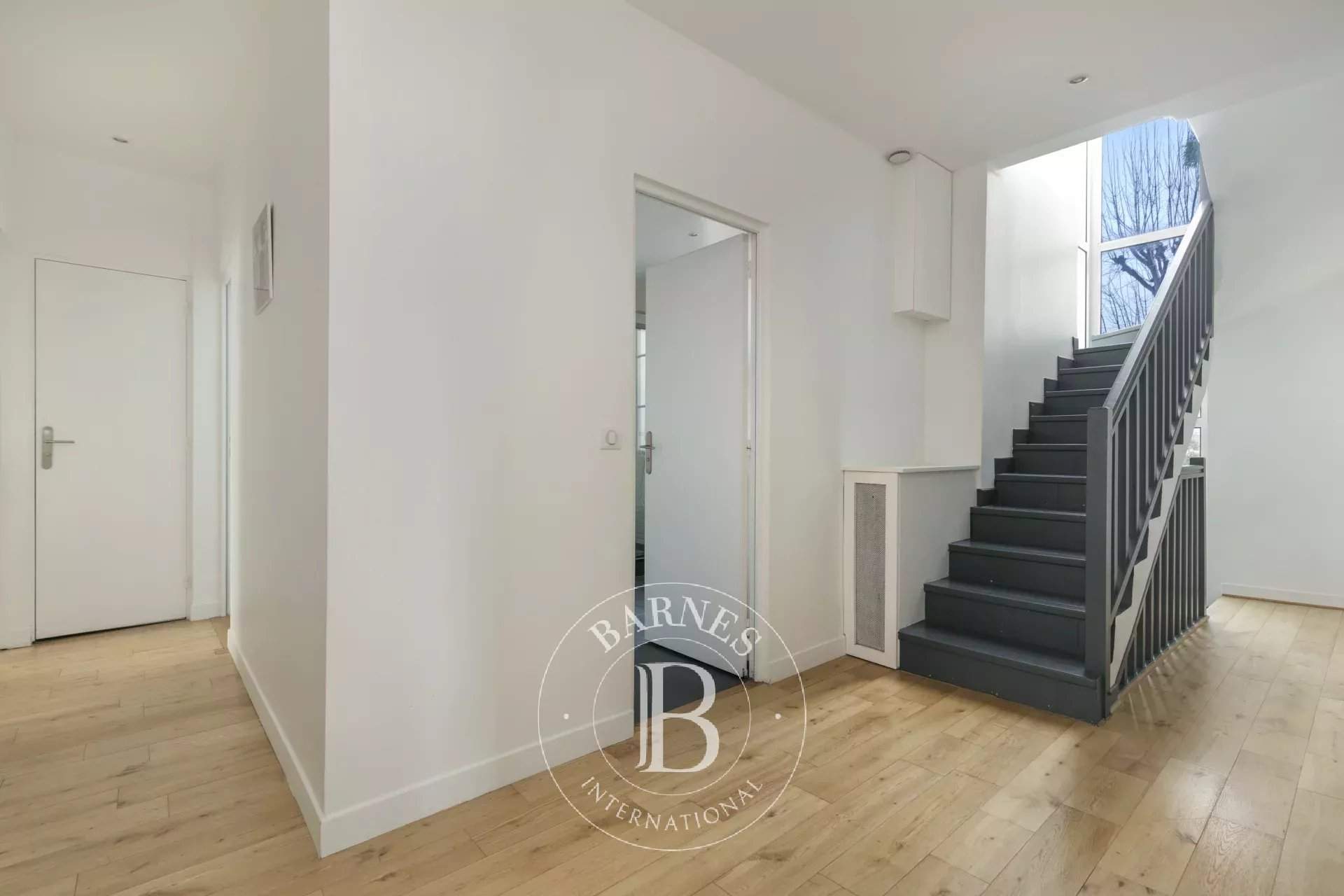 Suresnes  - Maison 8 Pi&egrave;ces 5 Chambres - picture 6