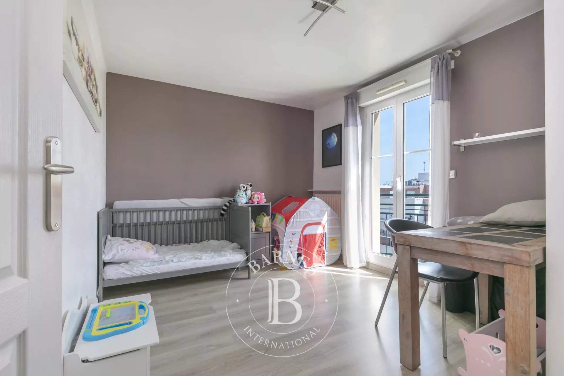 Courbevoie  - Appartement 6 Pi&egrave;ces 4 Chambres - picture 15