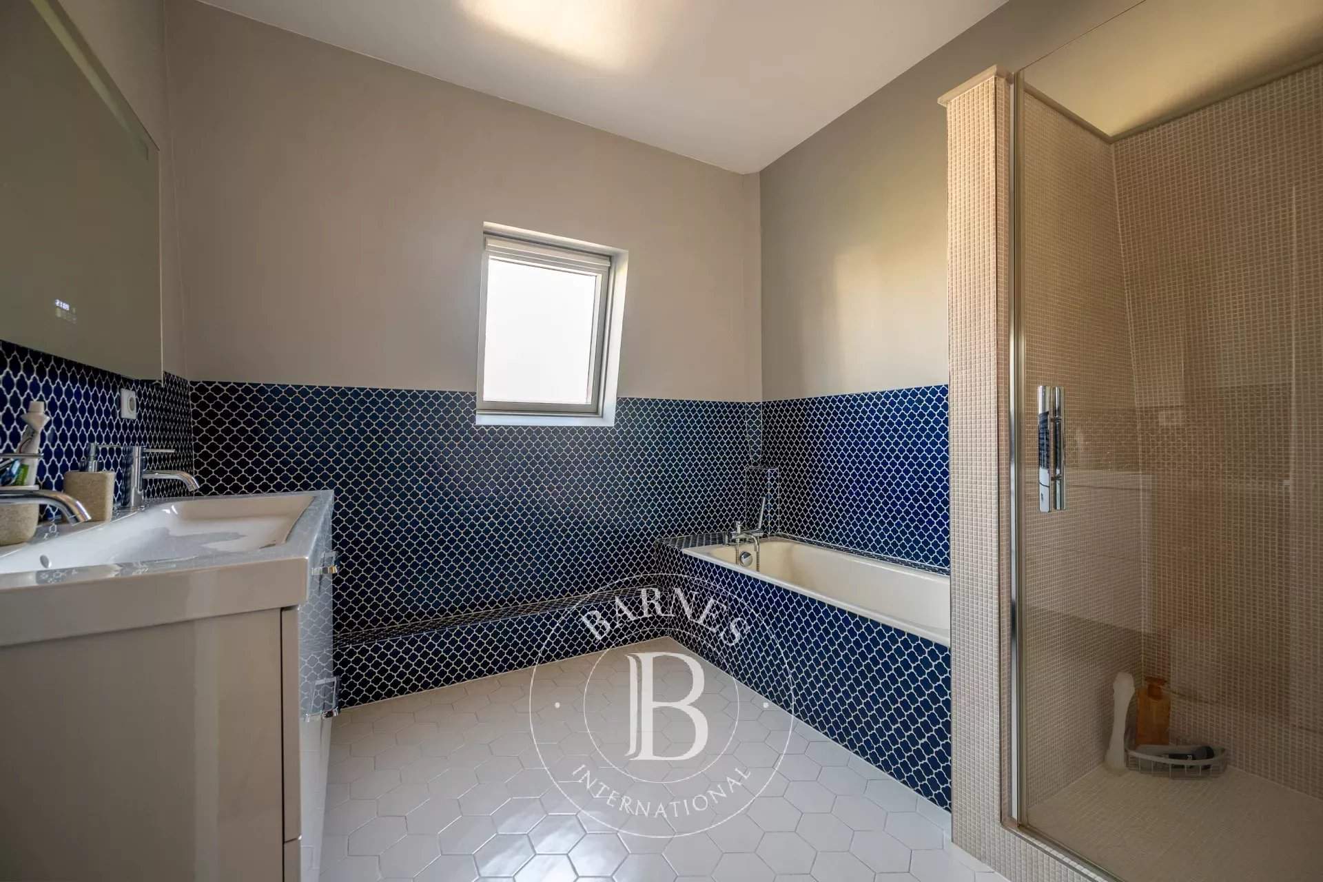 Asnières-sur-Seine  - Maison 8 Pièces 5 Chambres - picture 18