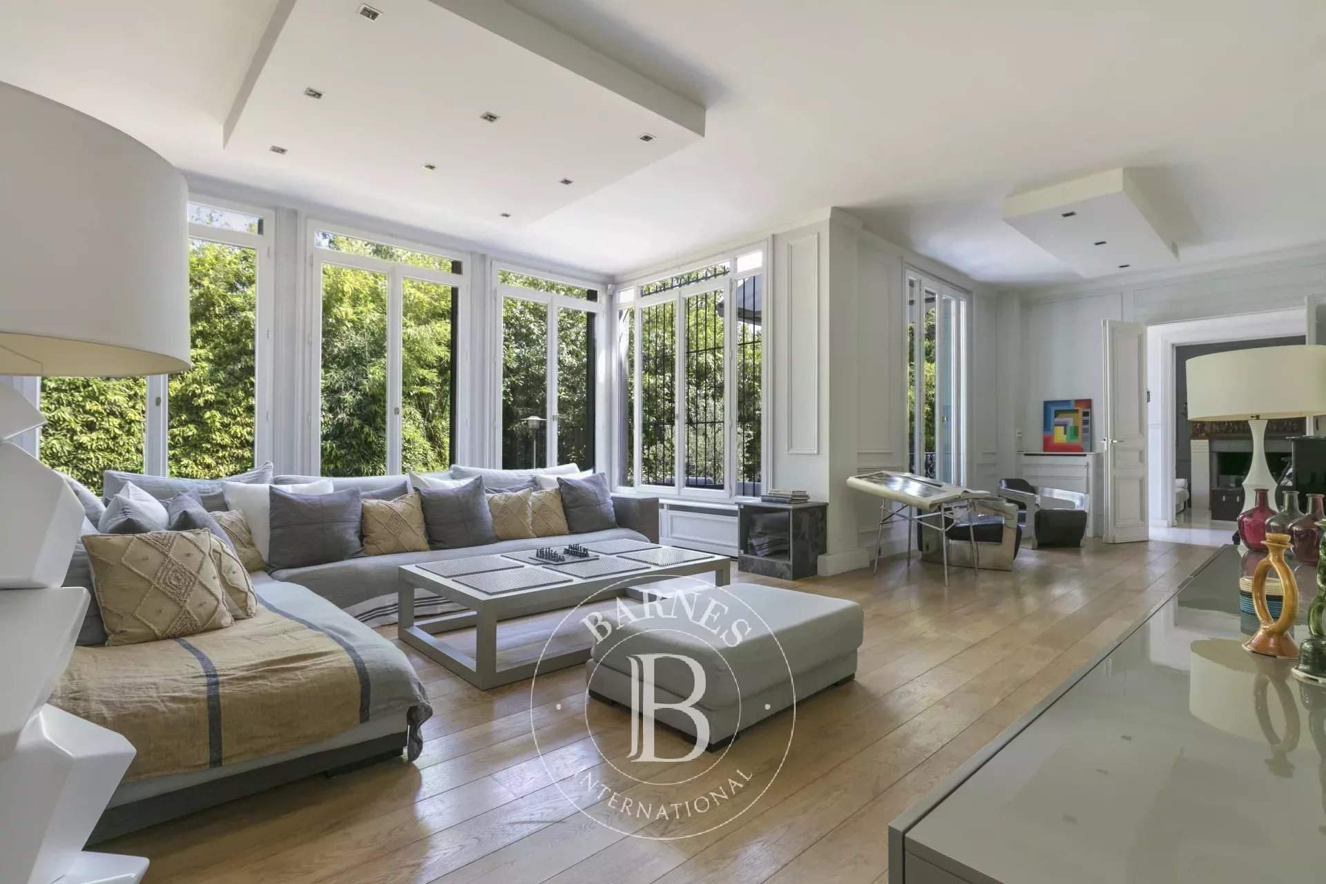 Suresnes  - Mansion 7 Bedrooms - picture 4