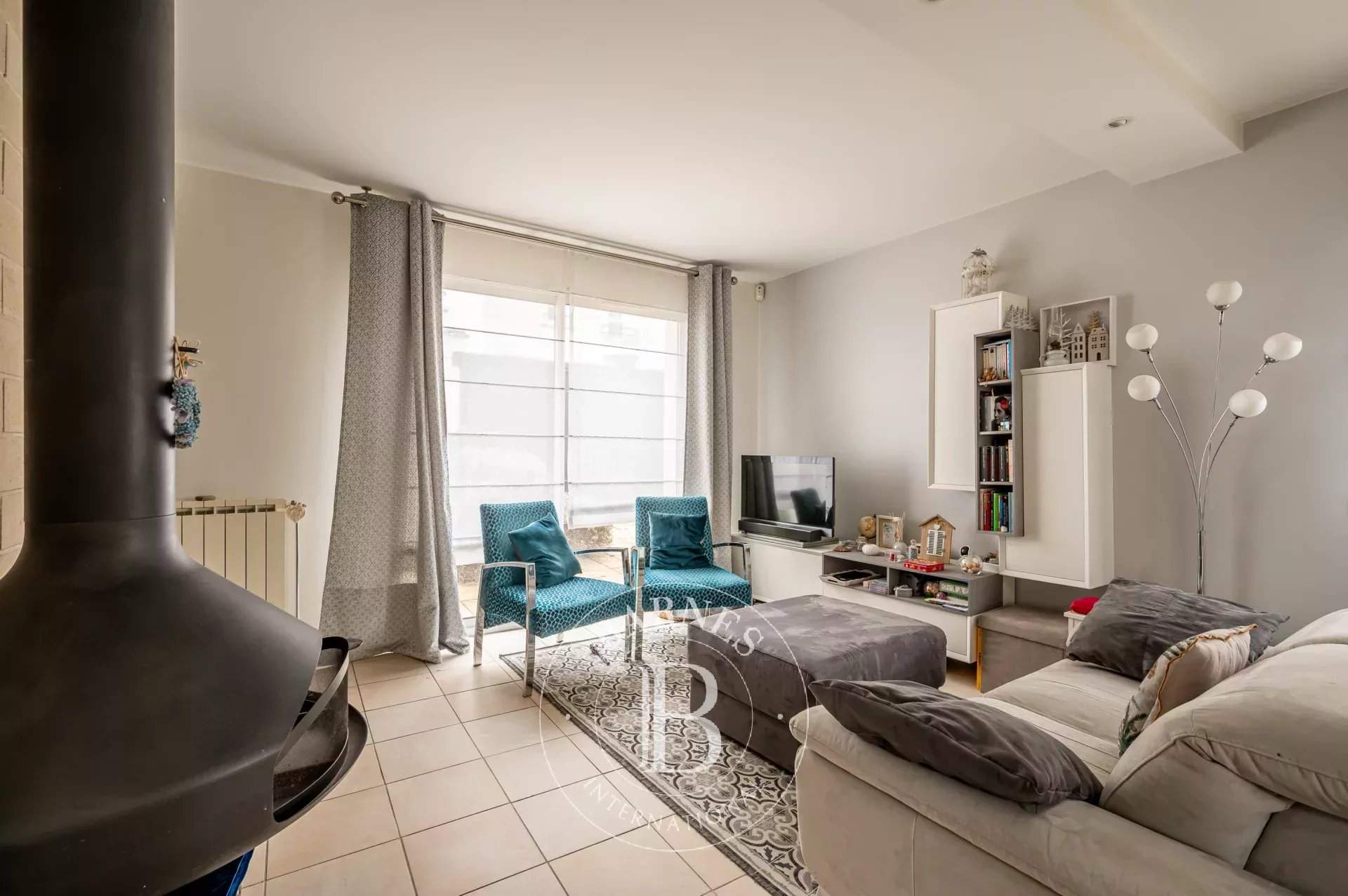 Asnières-sur-Seine  - Maison 5 Pi&egrave;ces 4 Chambres - picture 1