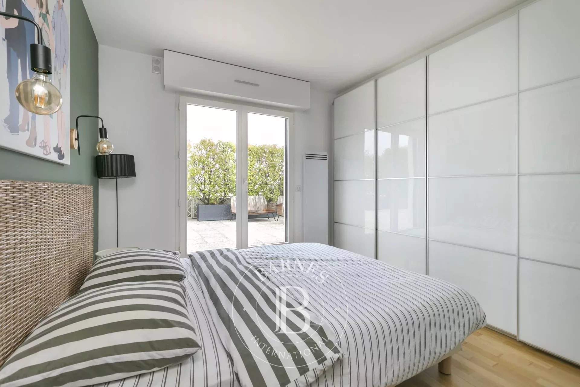 Suresnes  - Appartement 4 Pièces 3 Chambres - picture 3
