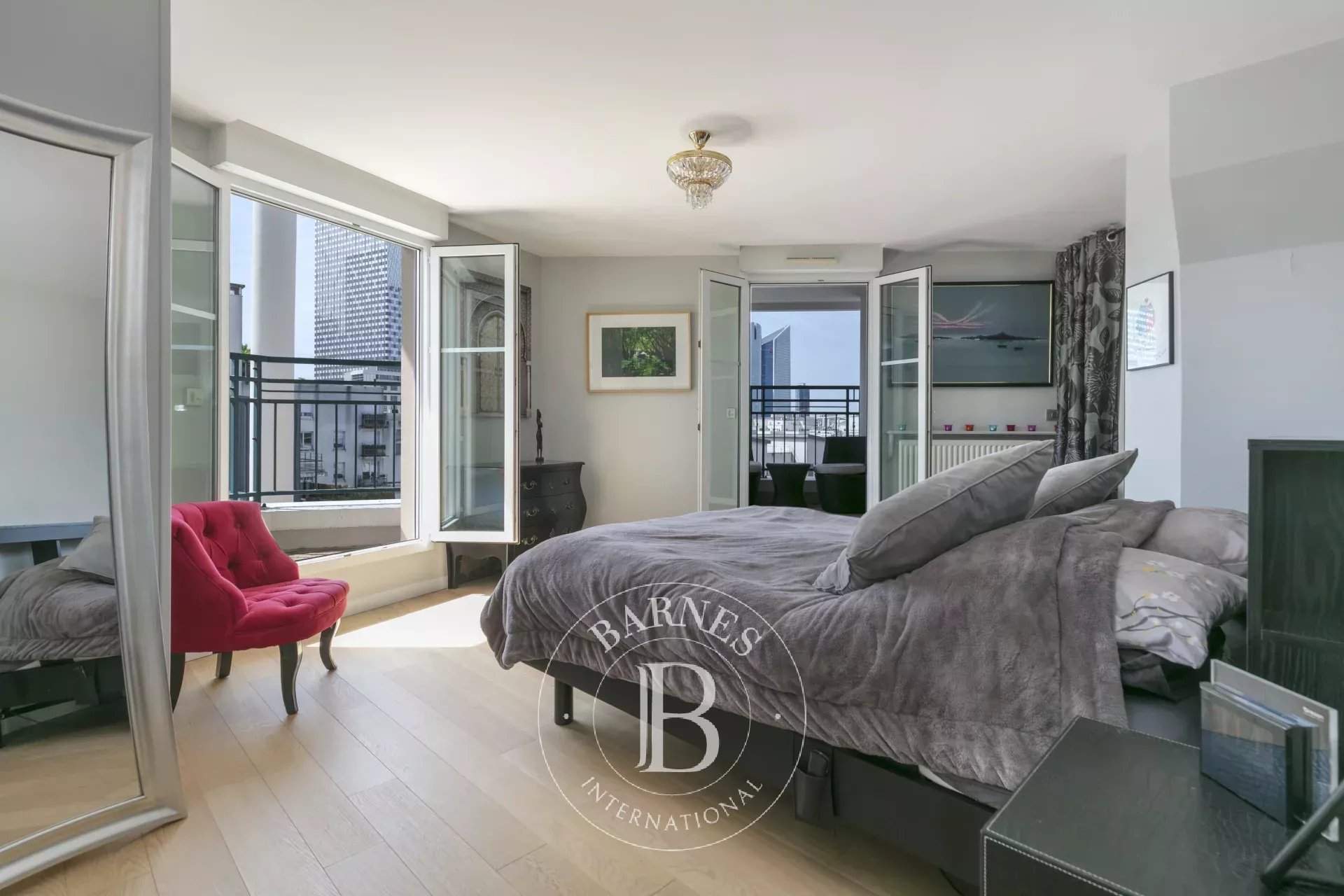 Courbevoie  - Appartement 6 Pi&egrave;ces 4 Chambres - picture 9