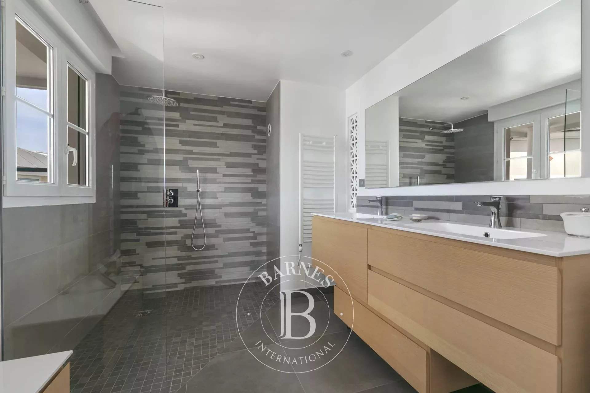 Courbevoie  - Appartement 6 Pi&egrave;ces 4 Chambres - picture 12
