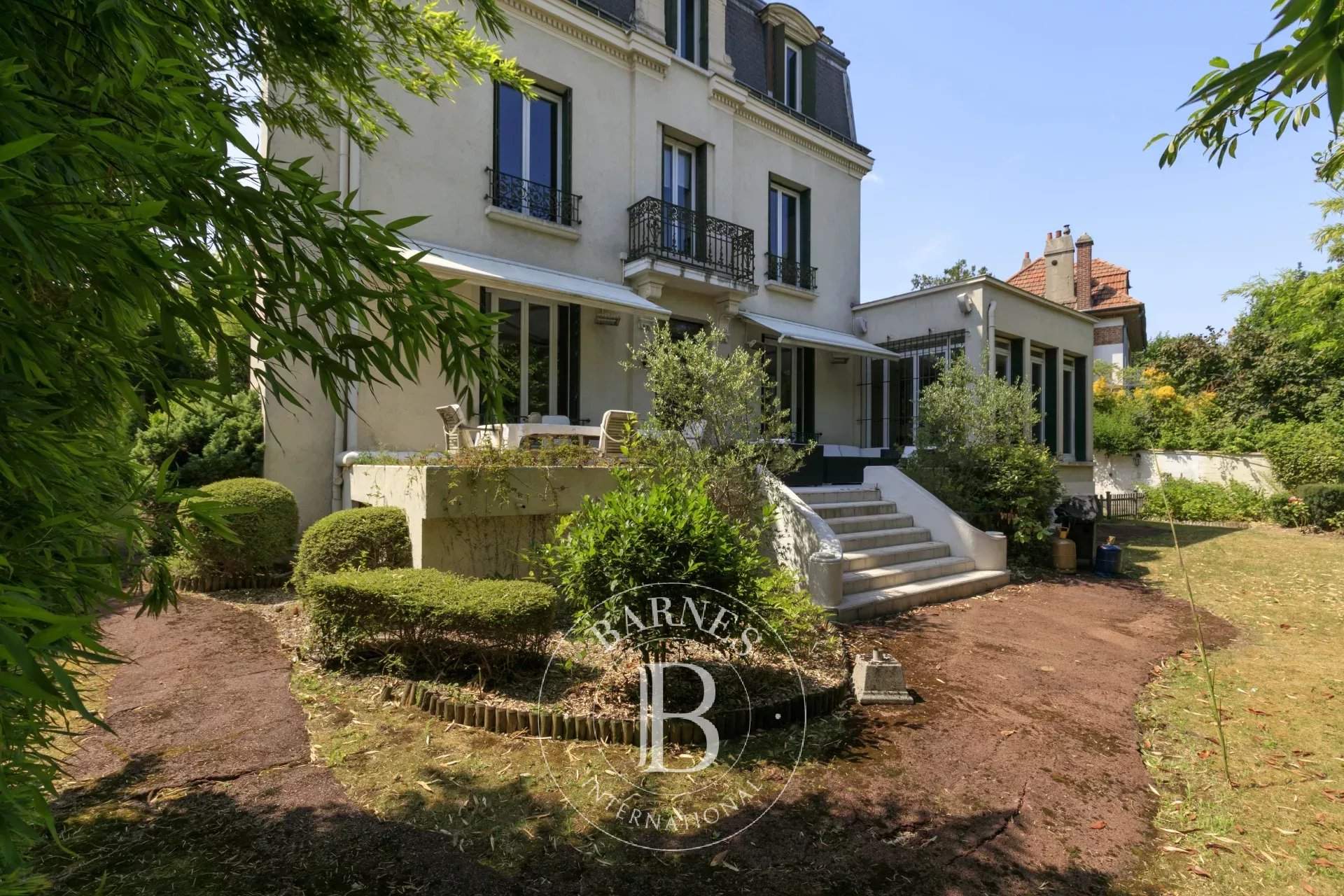Suresnes  - Mansion 7 Bedrooms - picture 1