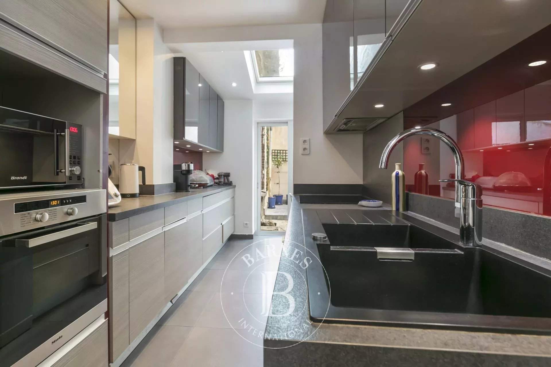 Suresnes  - Maison 8 Pi&egrave;ces 5 Chambres - picture 4