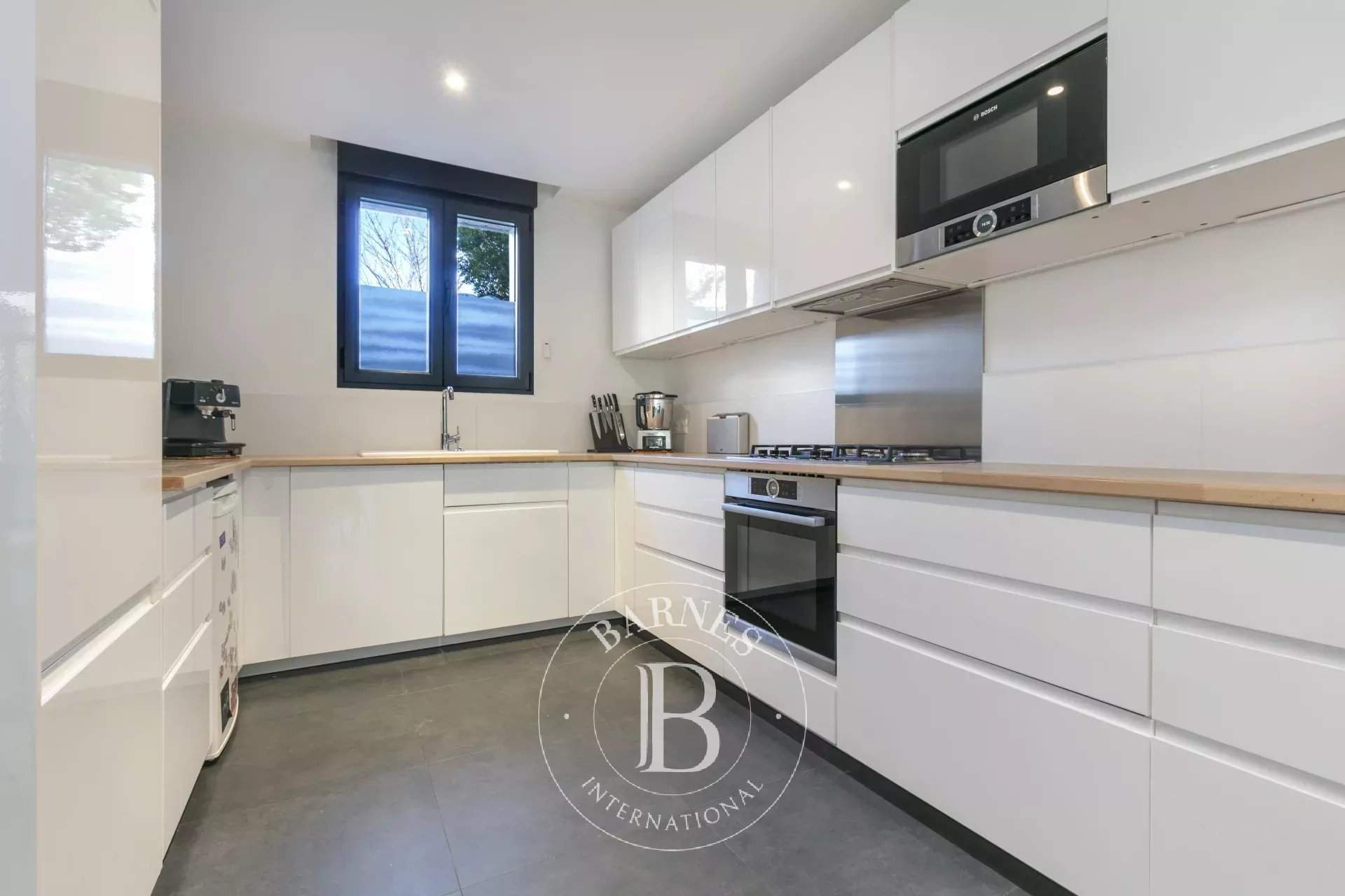 Suresnes  - Maison 6 Pi&egrave;ces 4 Chambres - picture 5