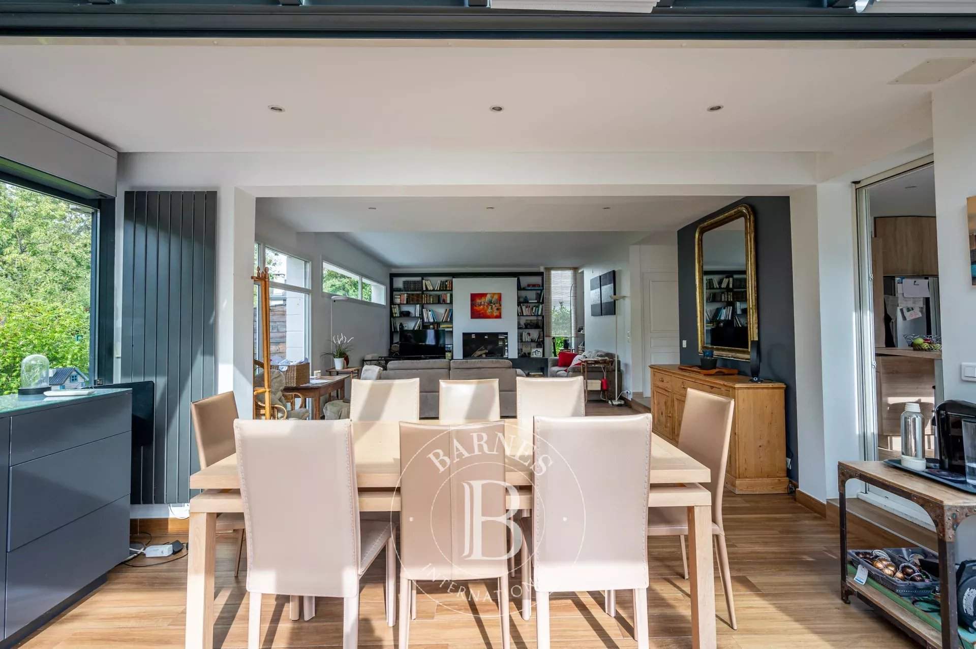 Rueil-Malmaison  - Maison 8 Pi&egrave;ces 5 Chambres - picture 10