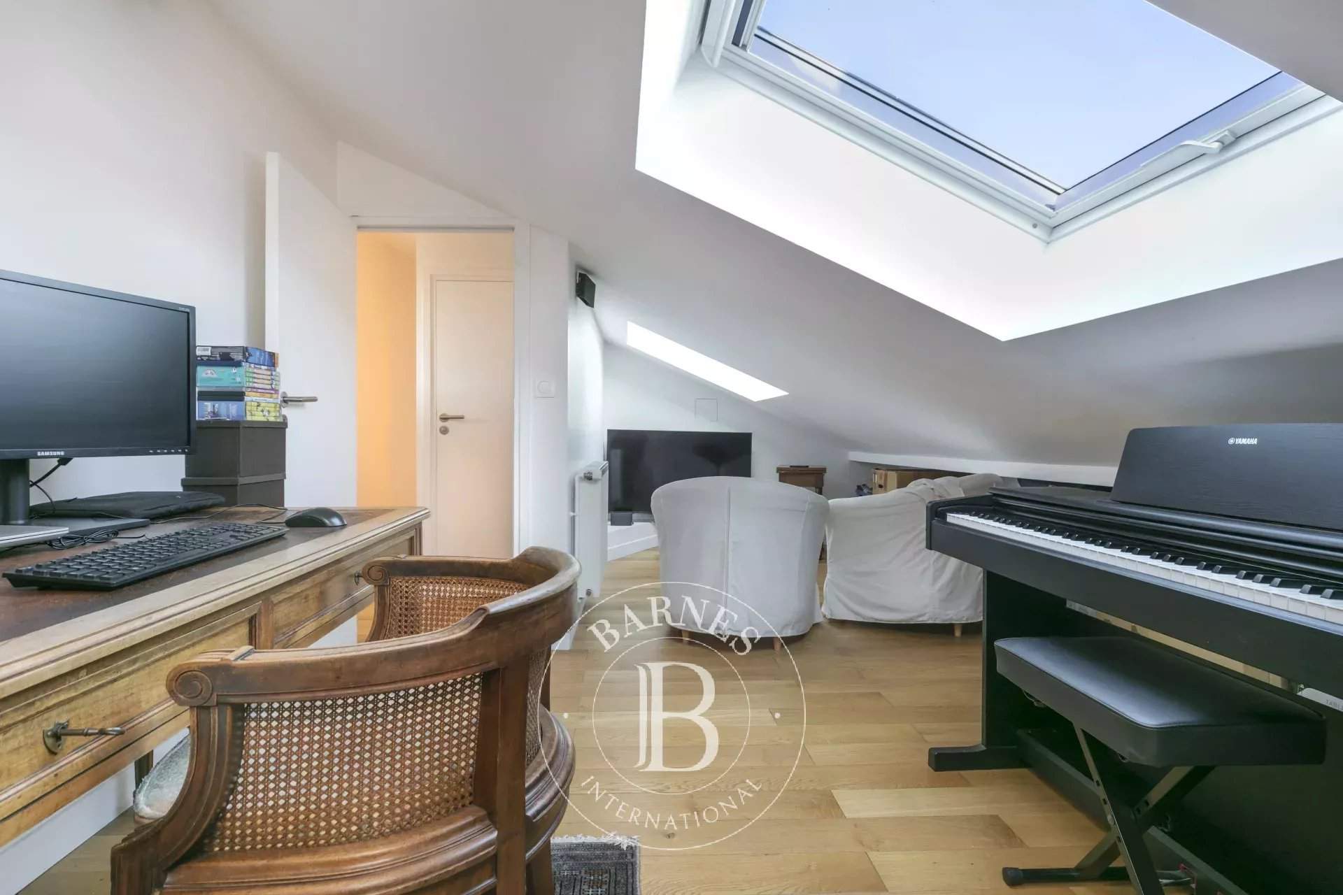 Suresnes  - Maison 6 Pi&egrave;ces 4 Chambres - picture 12