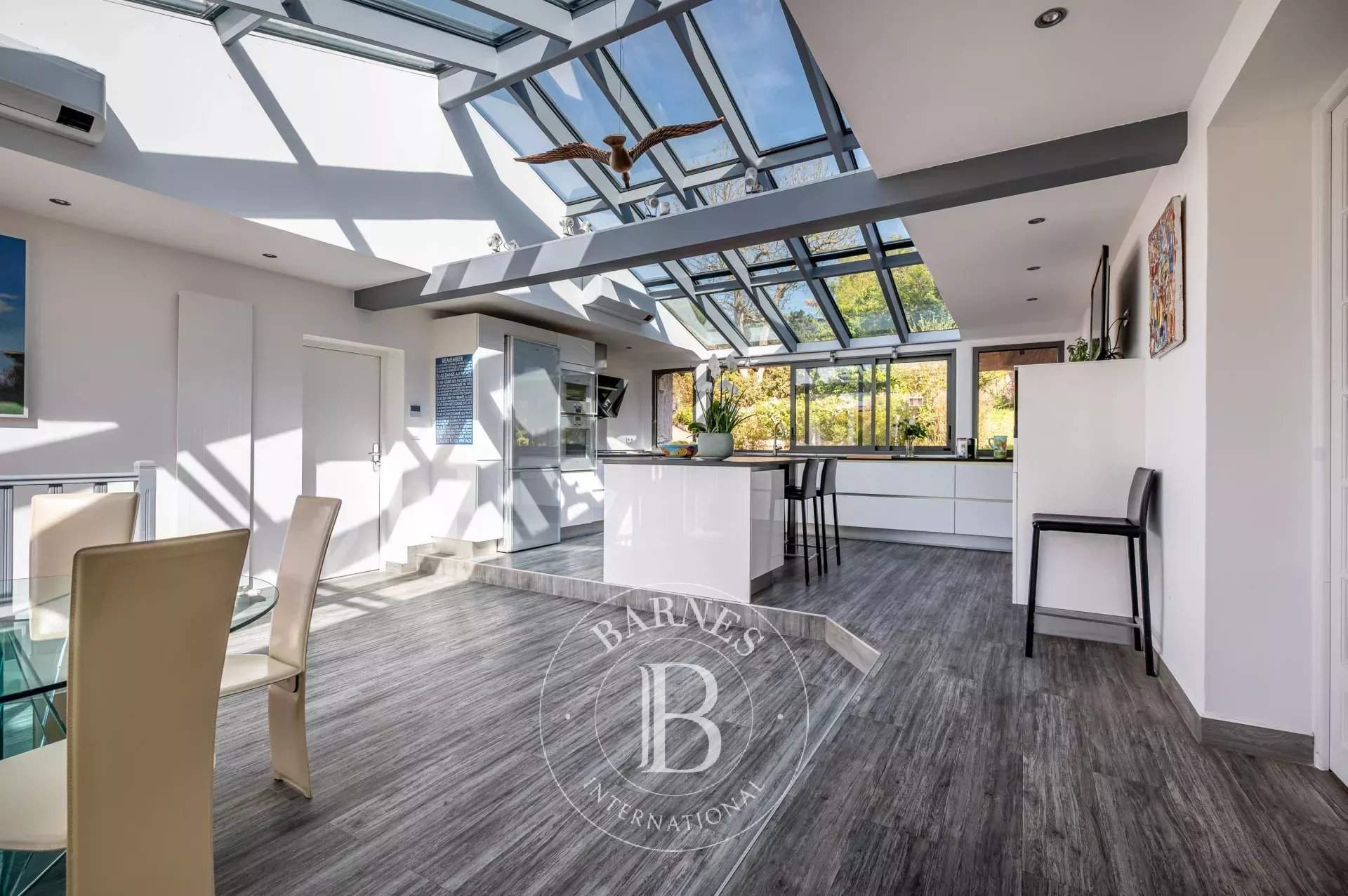 Rueil-Malmaison  - Maison 7 Pi&egrave;ces 6 Chambres - picture 7