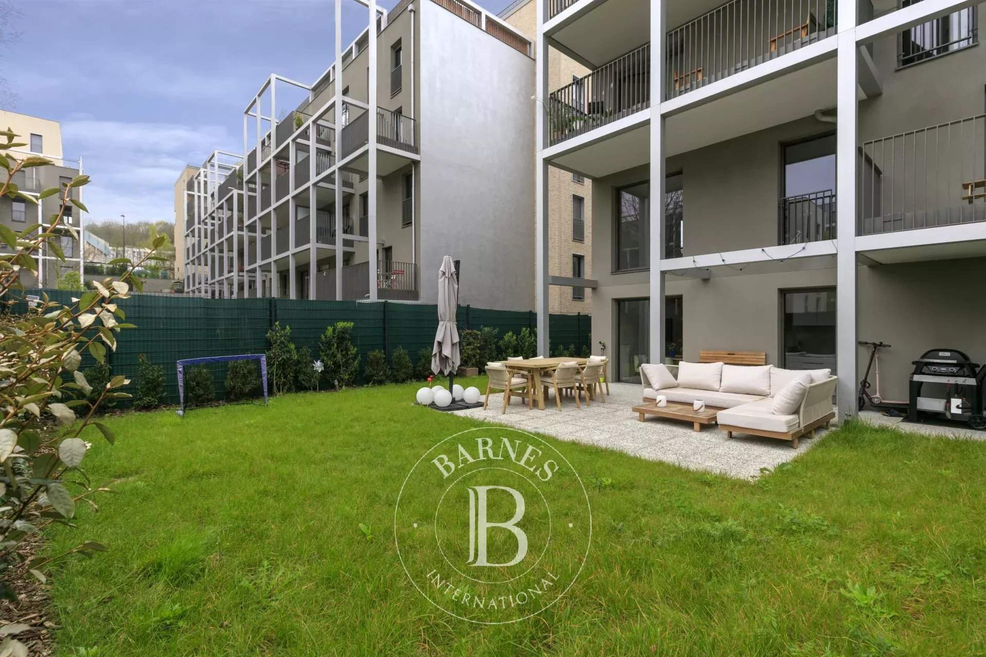 Rueil-Malmaison  - Apartment 3 Bedrooms - picture 2