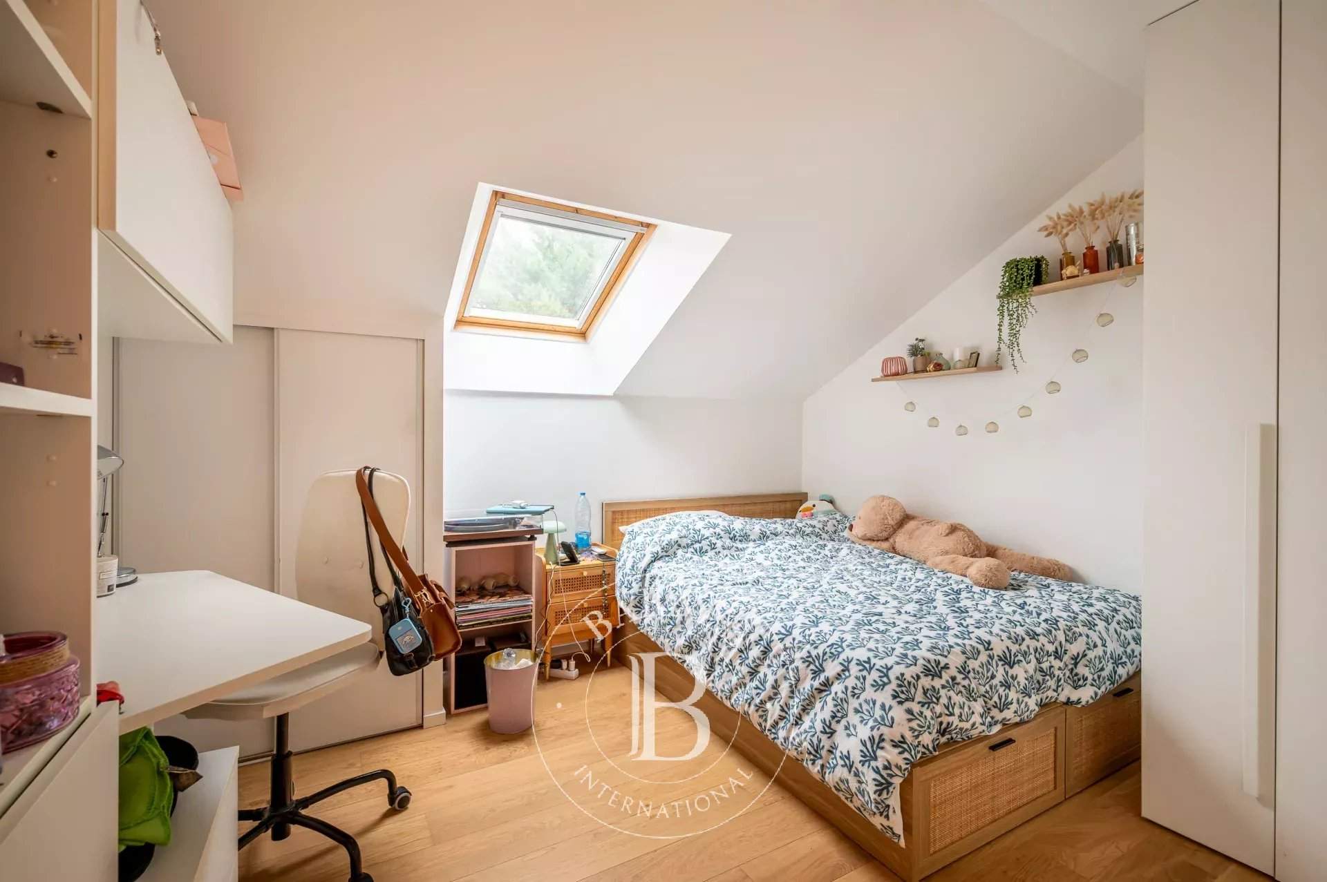 Asnières-sur-Seine  - Maison 5 Pi&egrave;ces 4 Chambres - picture 12