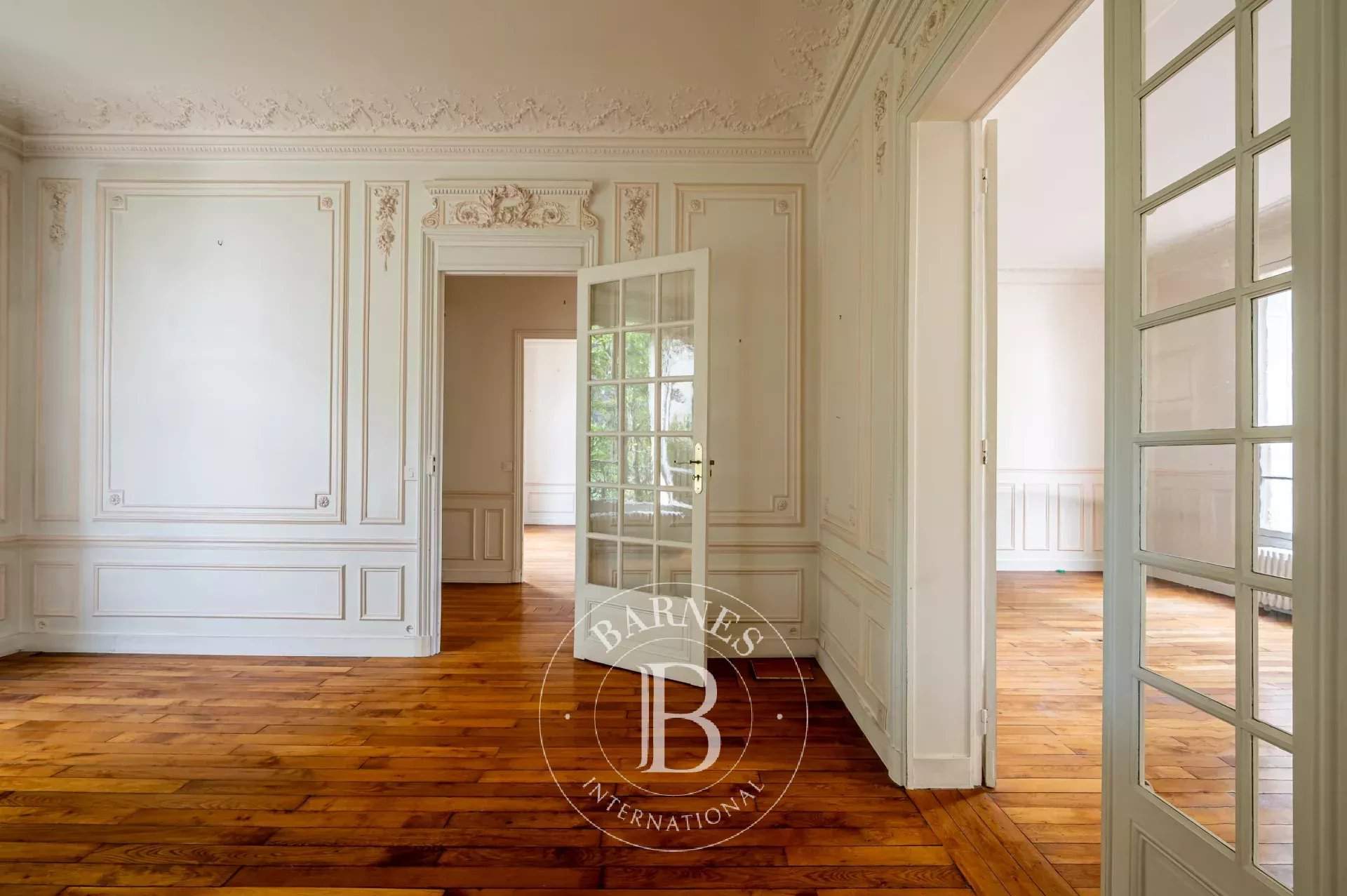 Asnières-sur-Seine  - Maison 9 Pièces 5 Chambres - picture 4