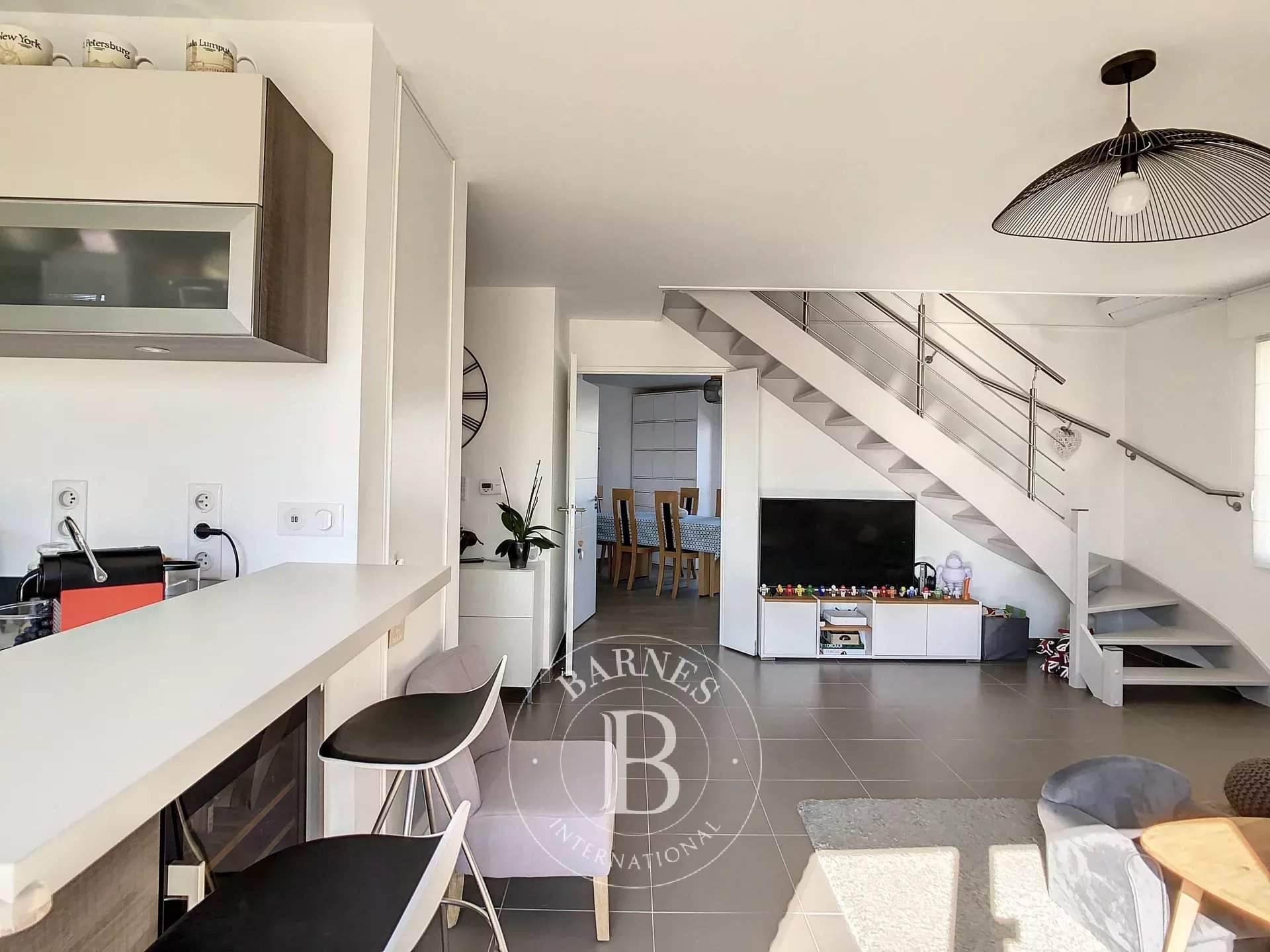 Suresnes  - Piso 4 Cuartos 4 Habitaciones - picture 6