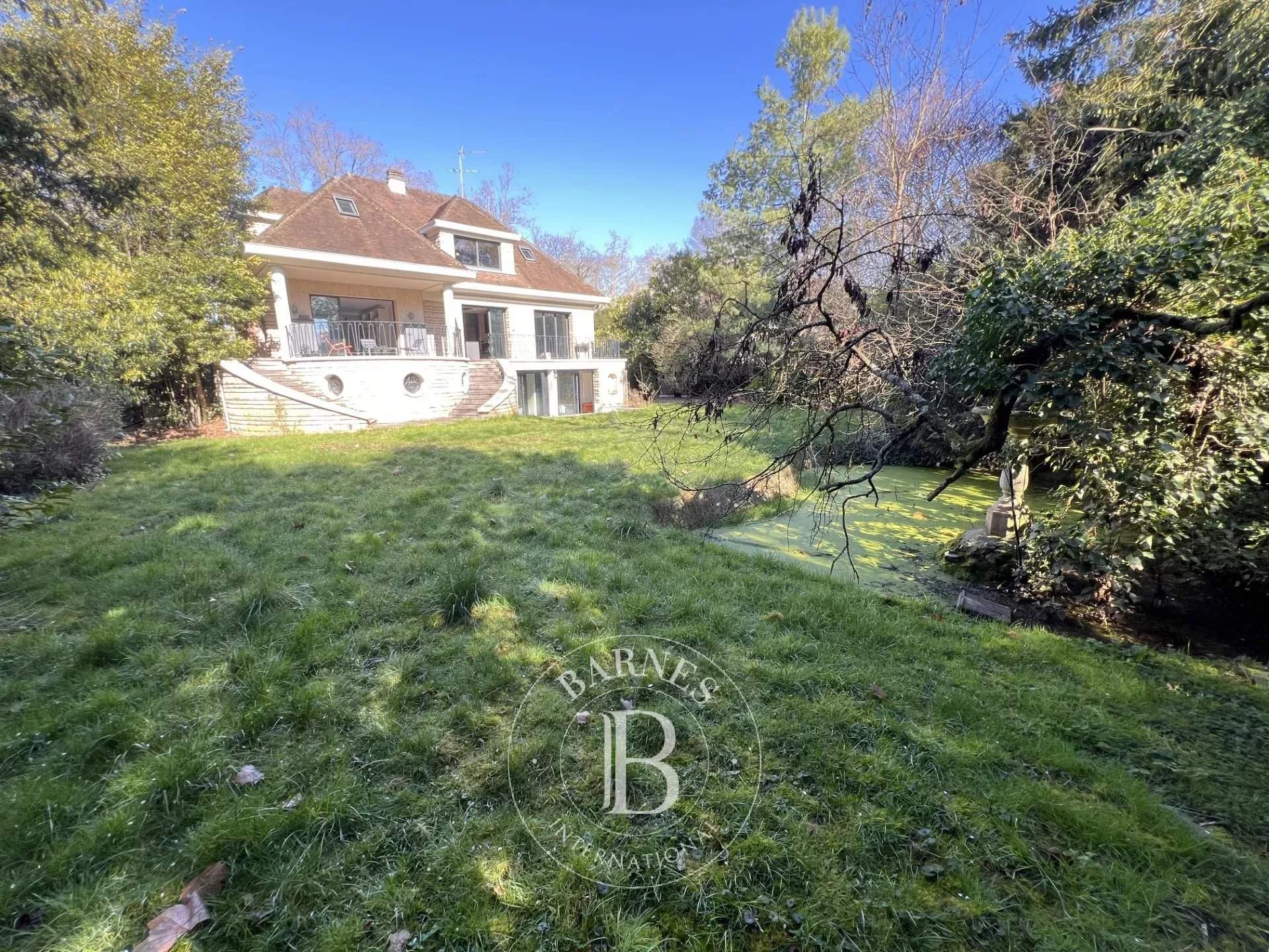 Rueil-Malmaison  - Maison 9 Pi&egrave;ces 7 Chambres - picture 3