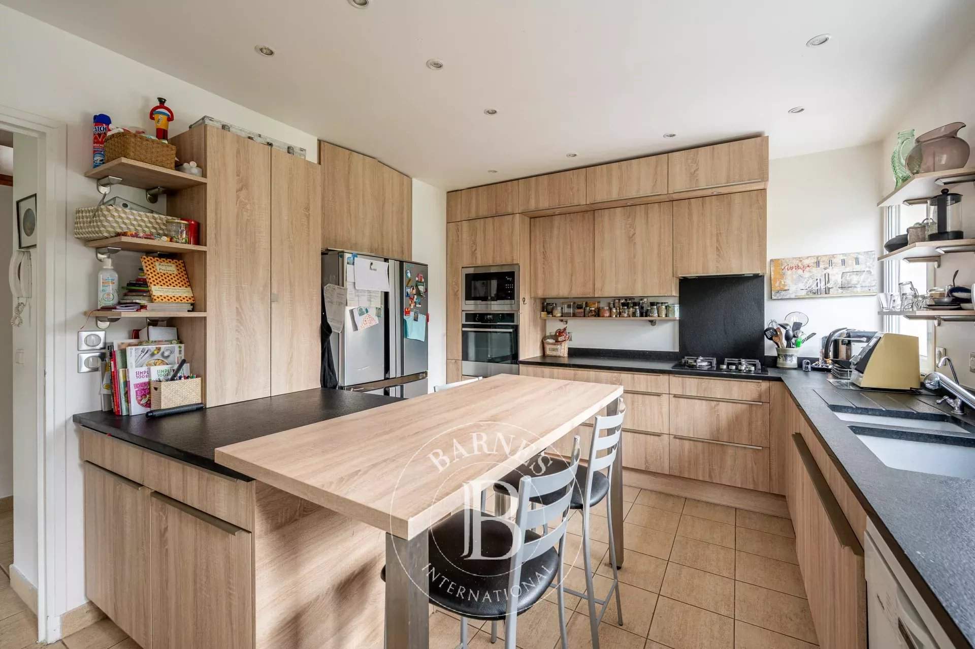 Rueil-Malmaison  - Maison 8 Pi&egrave;ces 5 Chambres - picture 5