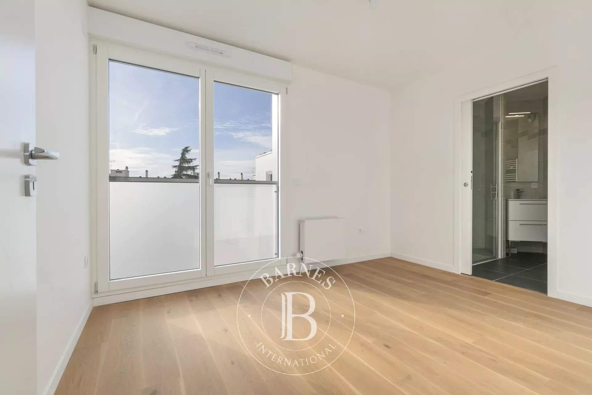 Suresnes  - Appartement 5 Pi&egrave;ces 3 Chambres - picture 9