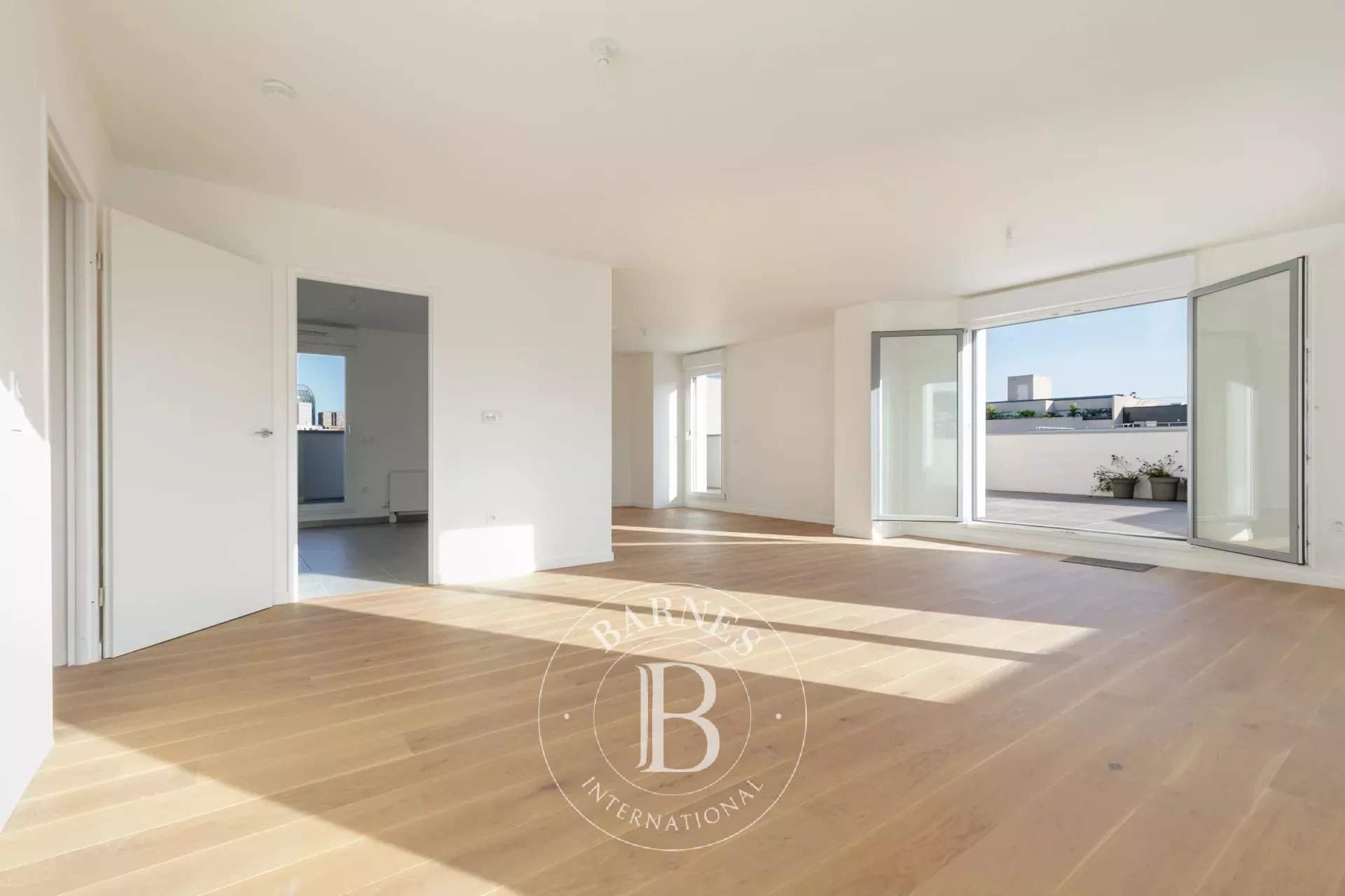 Suresnes  - Appartement 5 Pi&egrave;ces 3 Chambres - picture 4