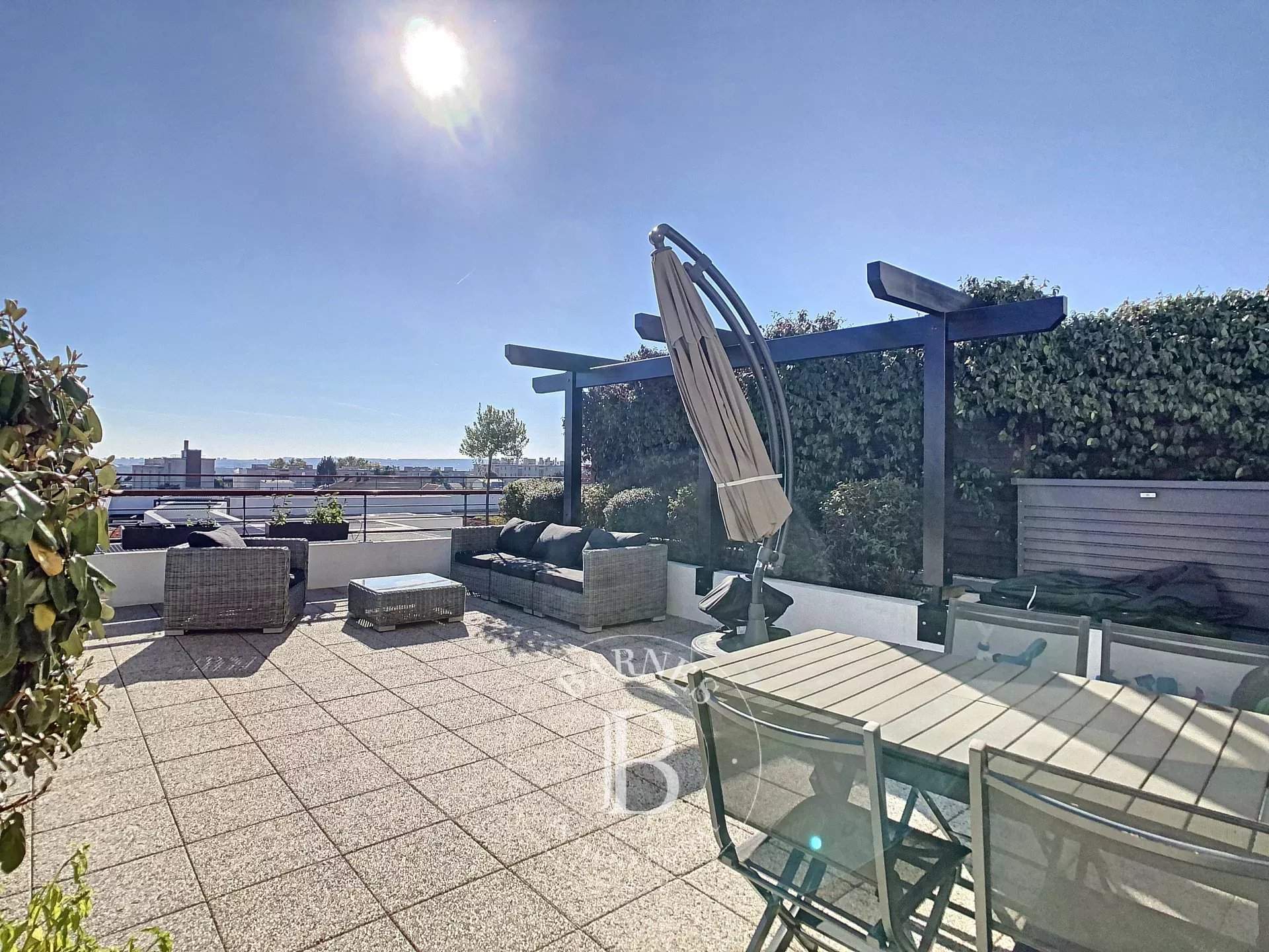 Suresnes  - Piso 4 Cuartos 4 Habitaciones - picture 3