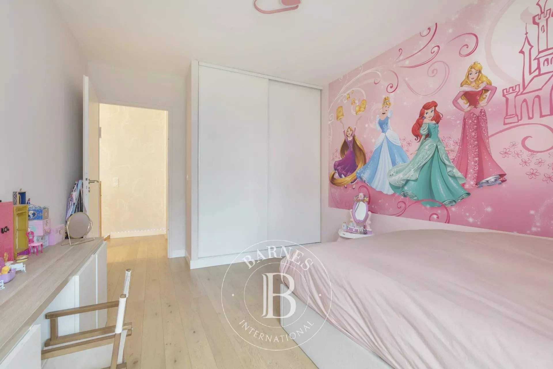 Rueil-Malmaison  - Apartment 3 Bedrooms - picture 9