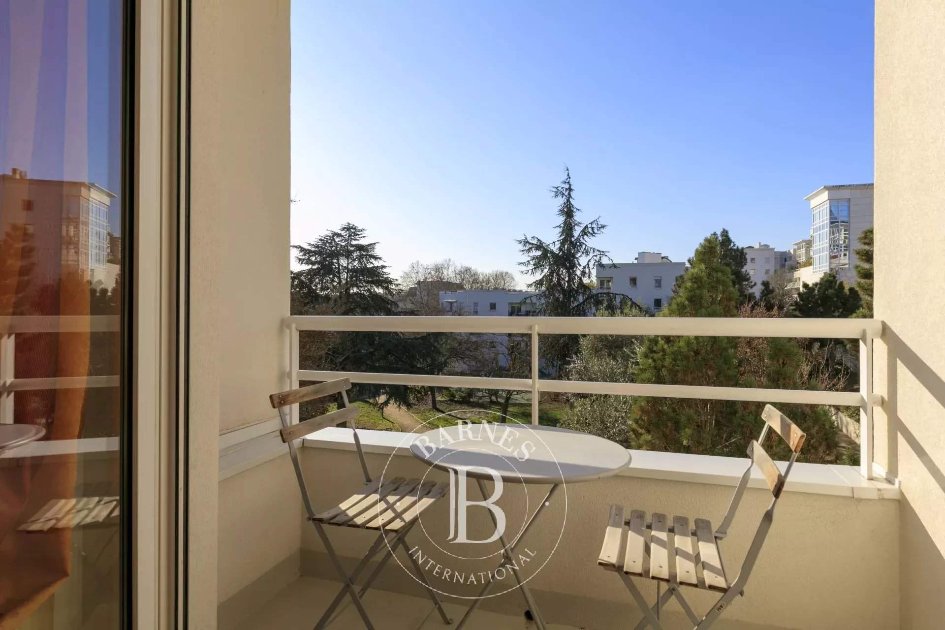 Suresnes  - Duplex 5 Pi&egrave;ces 3 Chambres - picture 13