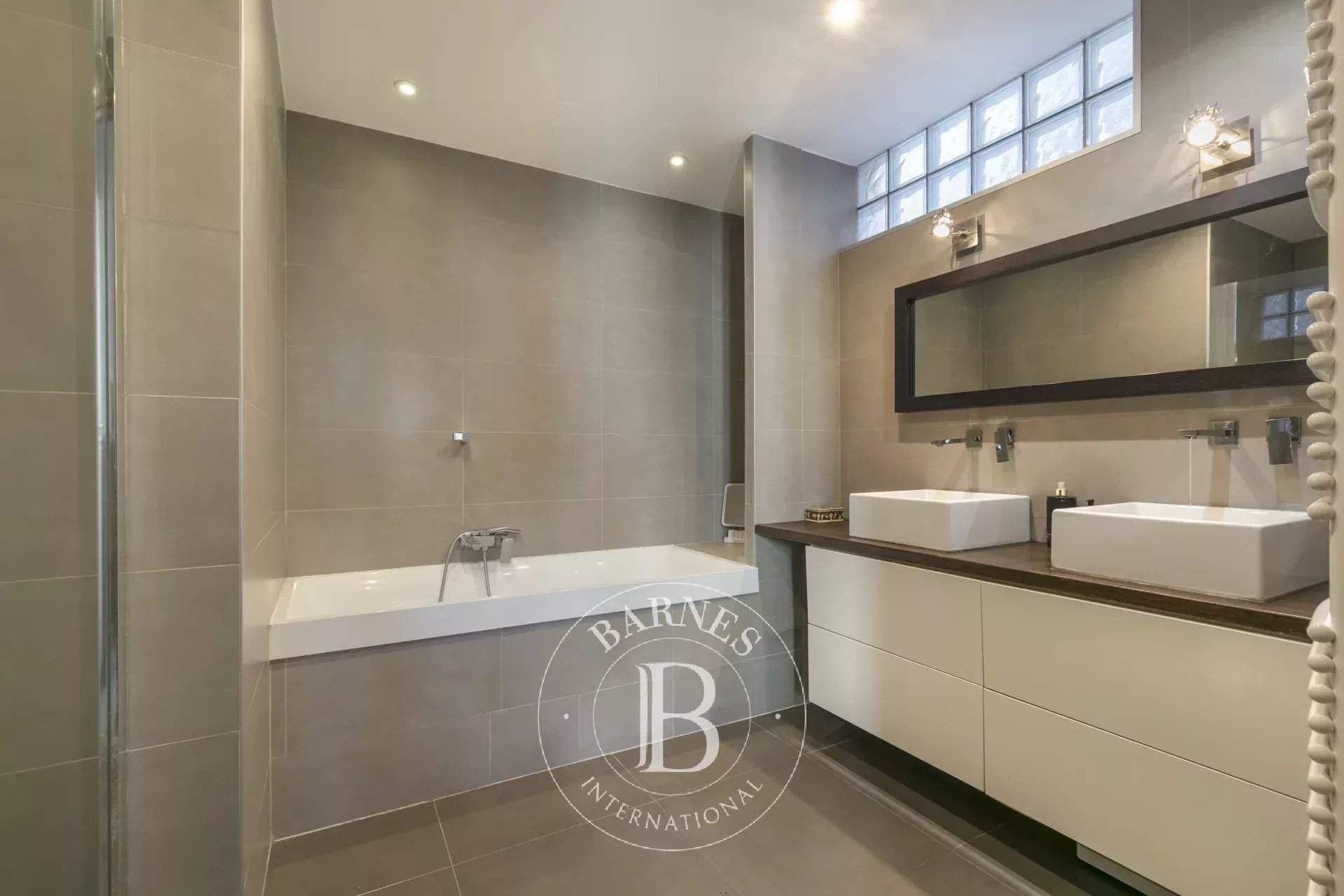 Suresnes  - Maison 10 Pi&egrave;ces 5 Chambres - picture 11