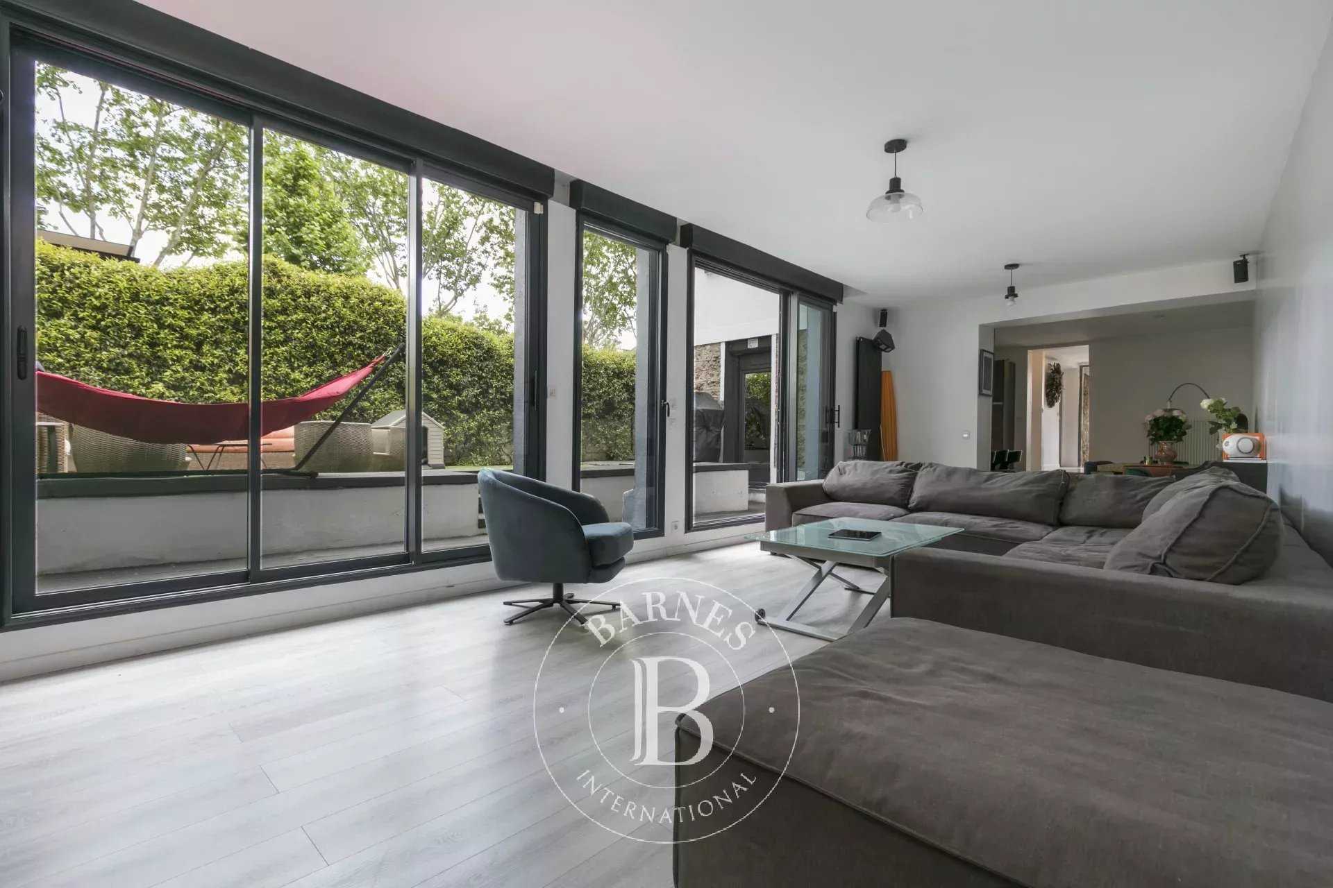 Issy-les-Moulineaux  - Maison 8 Pi&egrave;ces 7 Chambres