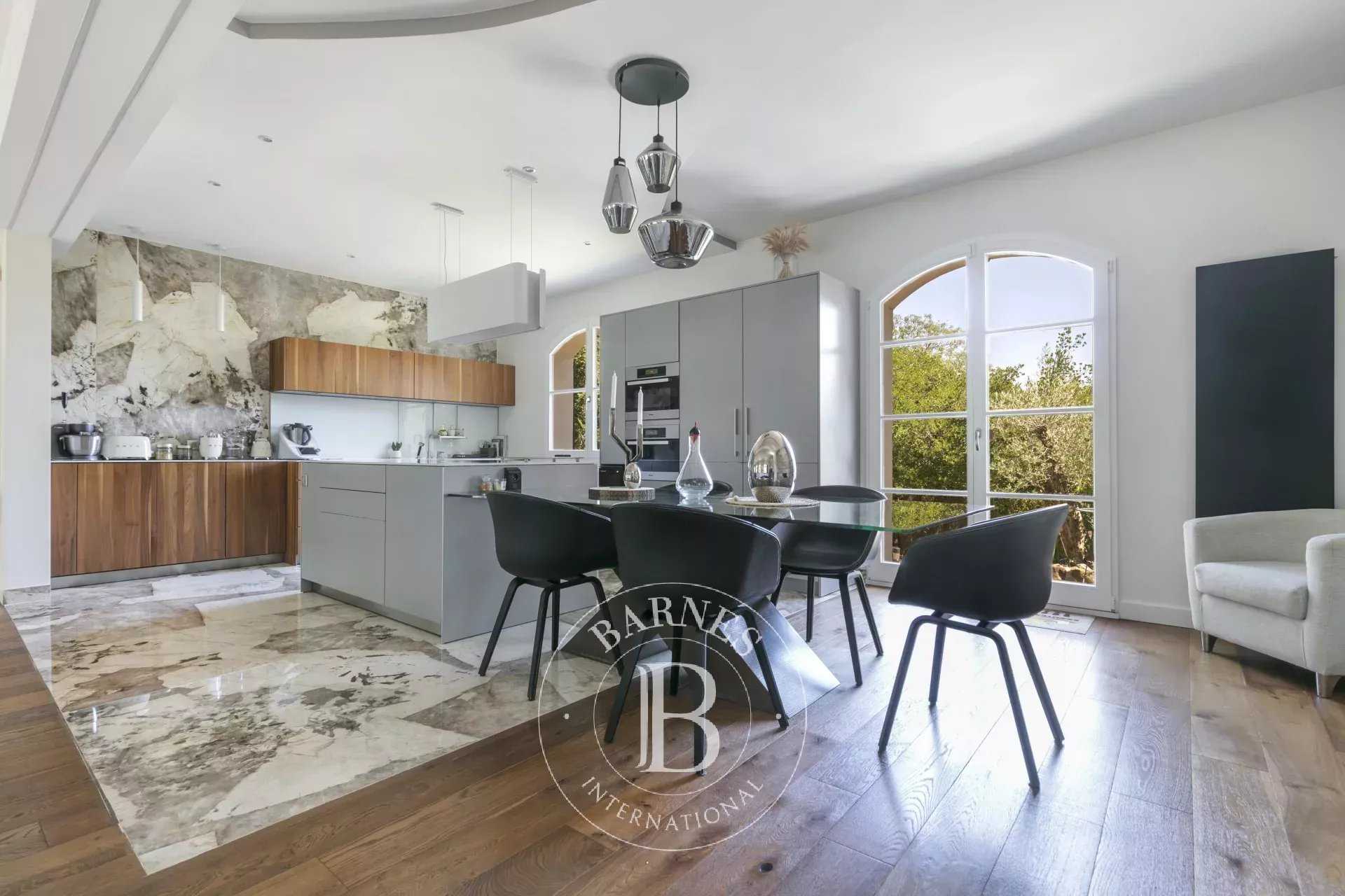 Garches  - House 5 Bedrooms