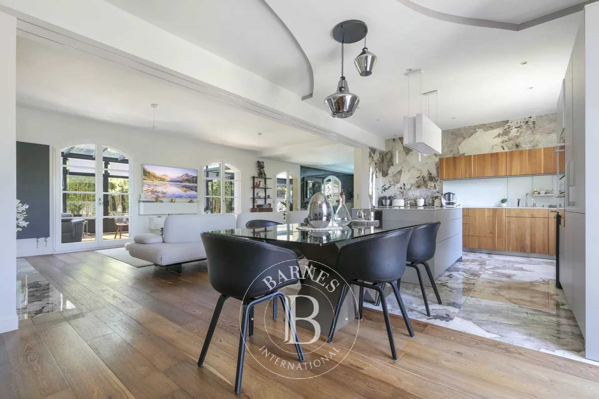 Garches  - House 5 Bedrooms