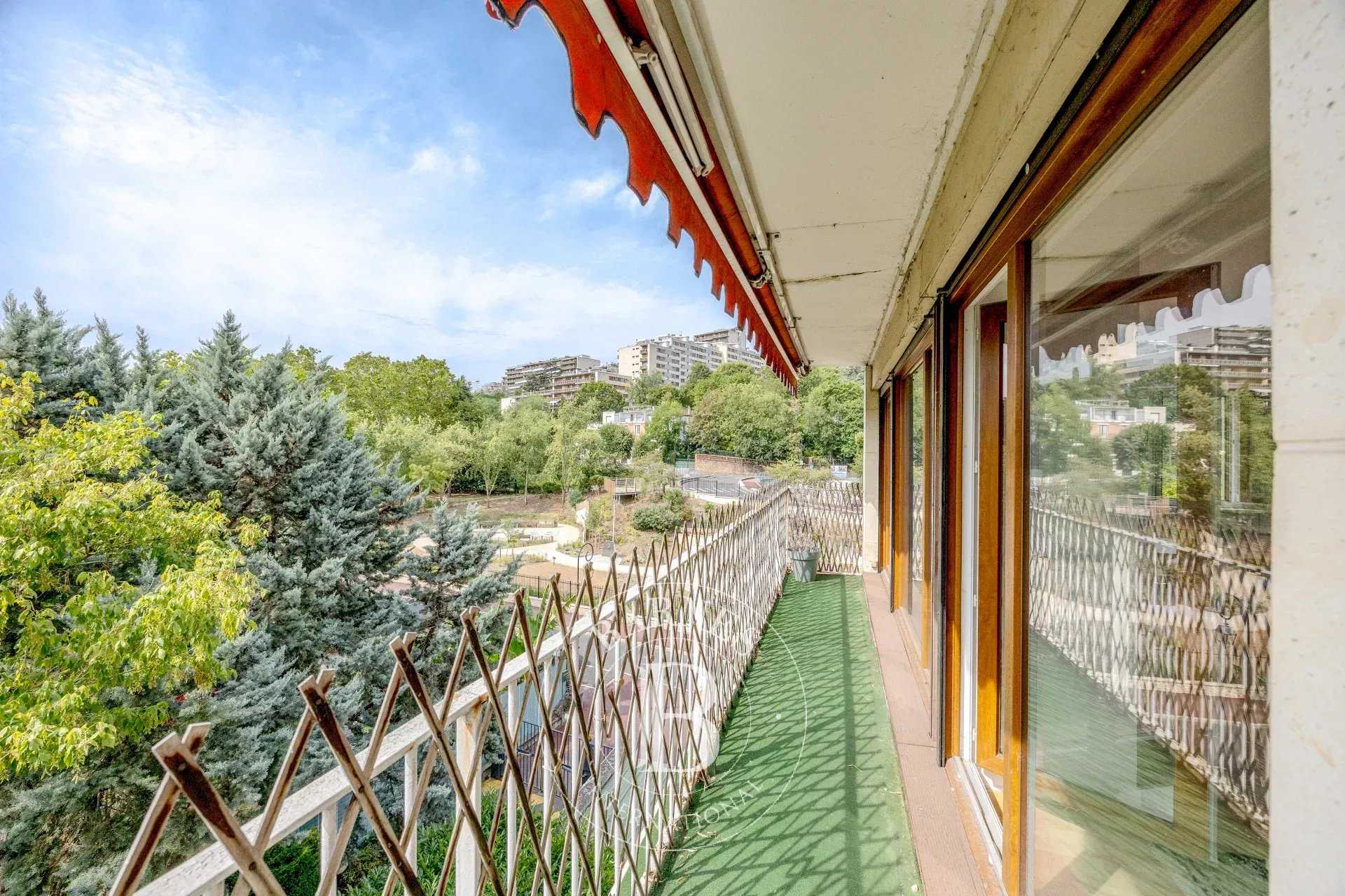 Saint-Cloud  - Appartement 4 Pi&egrave;ces 3 Chambres