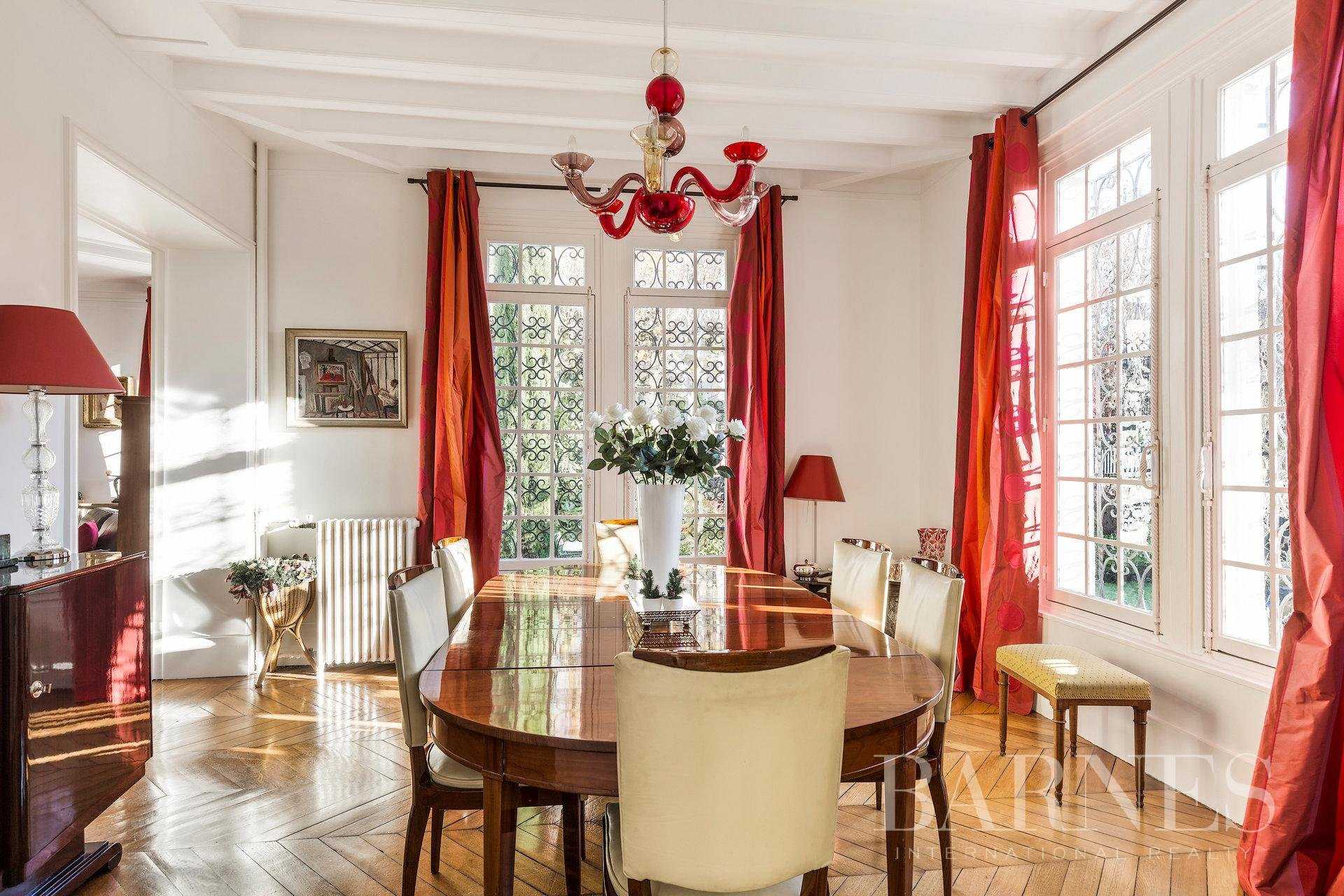 Garches  - Maison 10 Pièces 4 Chambres