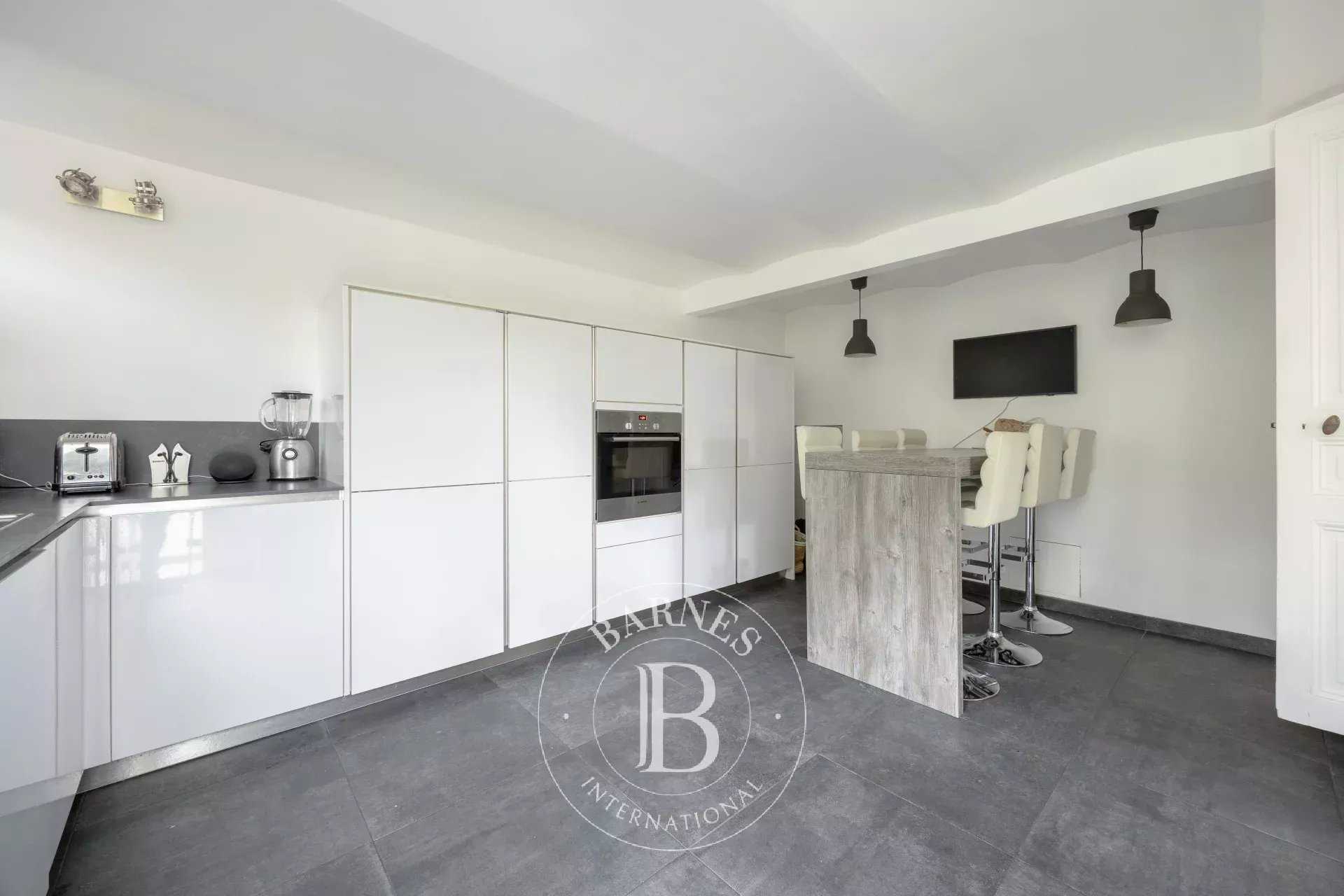 Meudon  - Maison 5 Pi&egrave;ces 3 Chambres