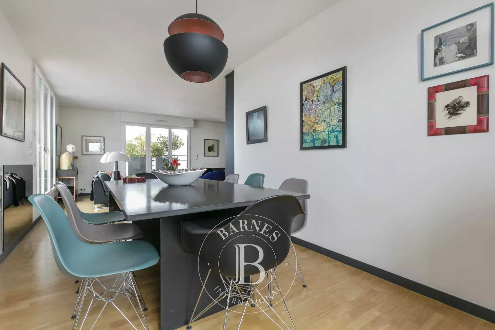 Issy-les-Moulineaux  - Appartement 4 Pi&egrave;ces 2 Chambres