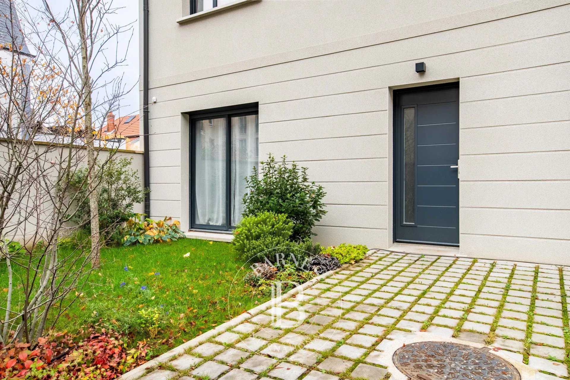 Antony  - House 5 Bedrooms