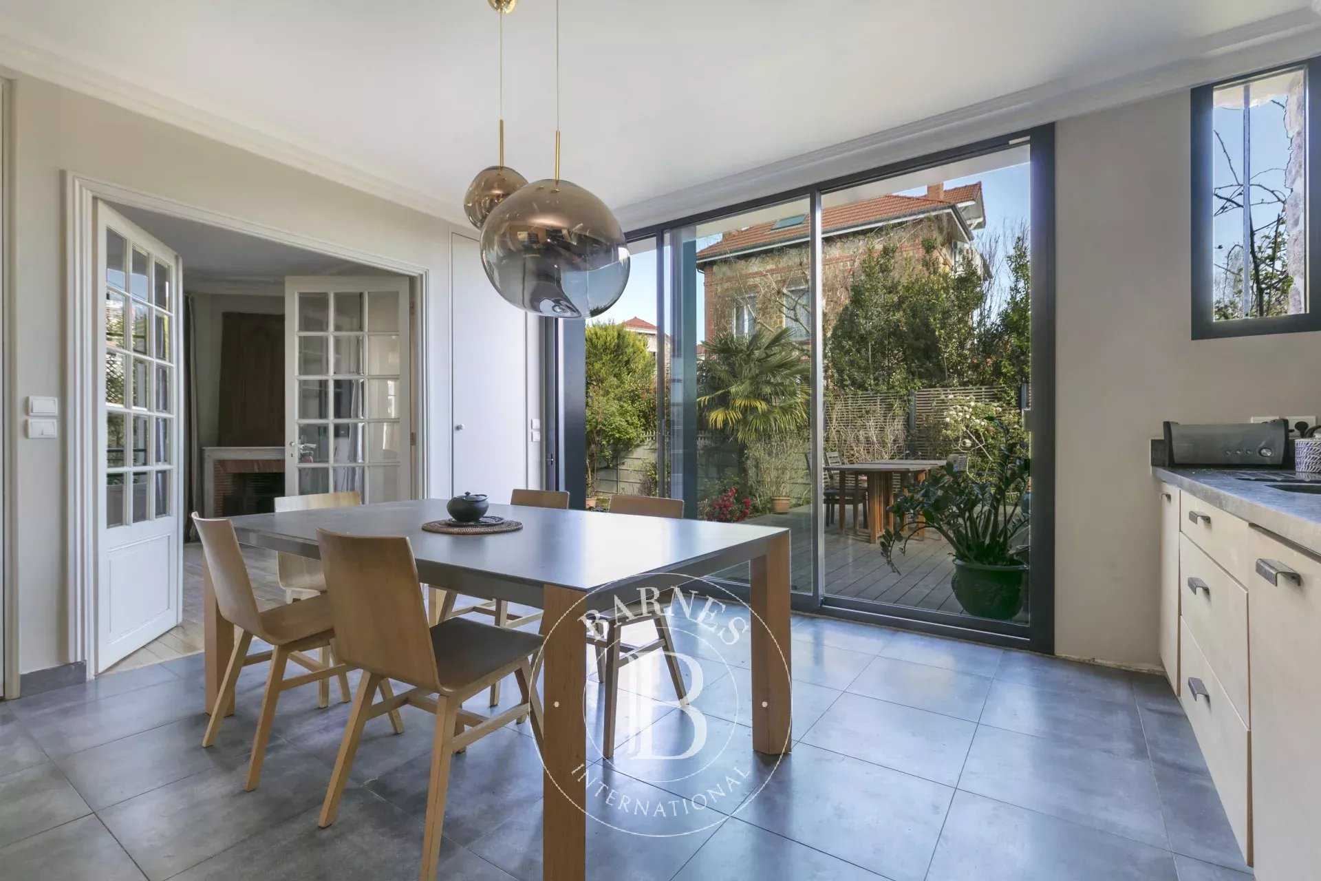 Meudon  - Maison 9 Pi&egrave;ces 6 Chambres