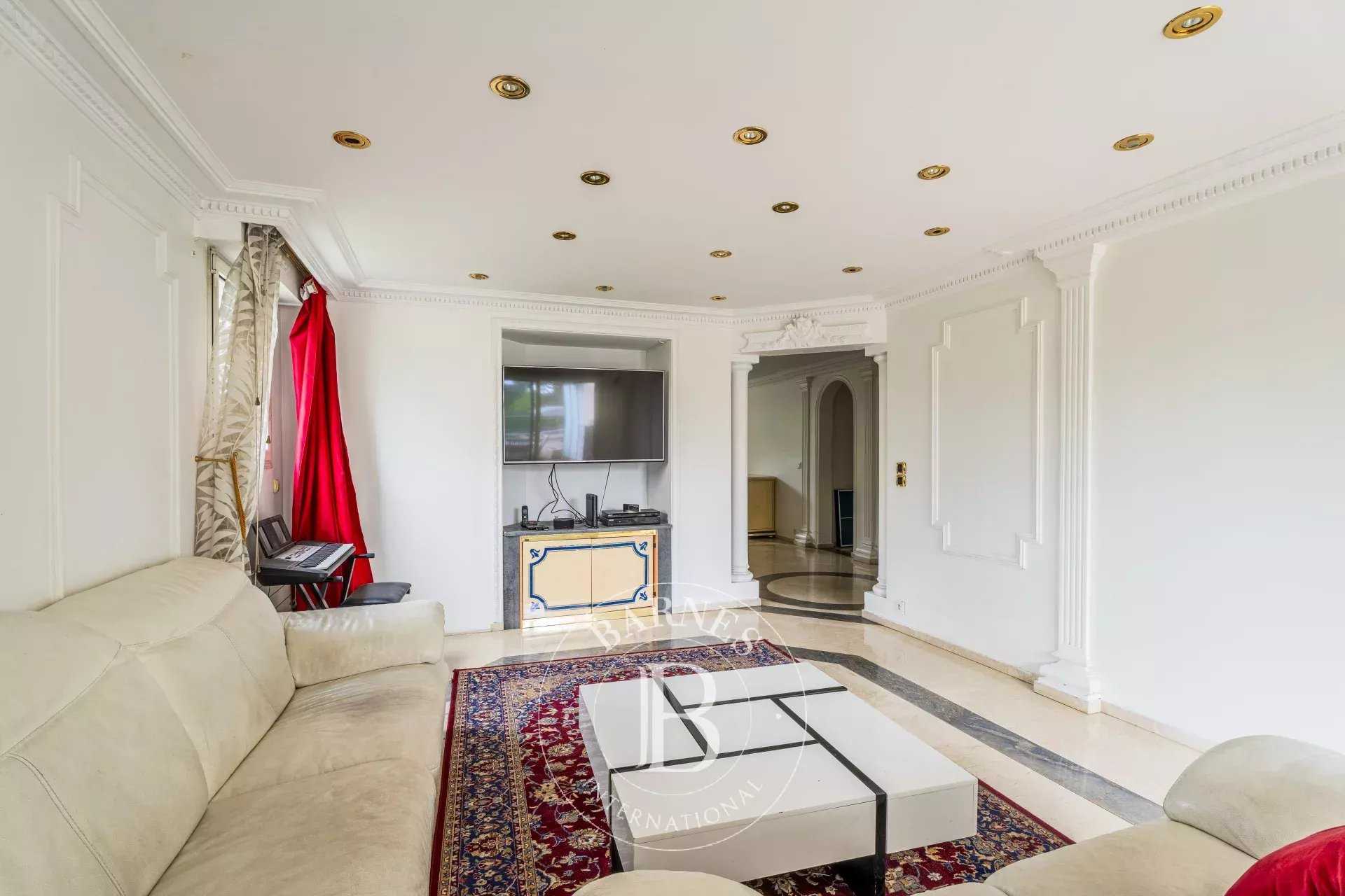 Saint-Cloud  - Appartement 5 Pièces 3 Chambres