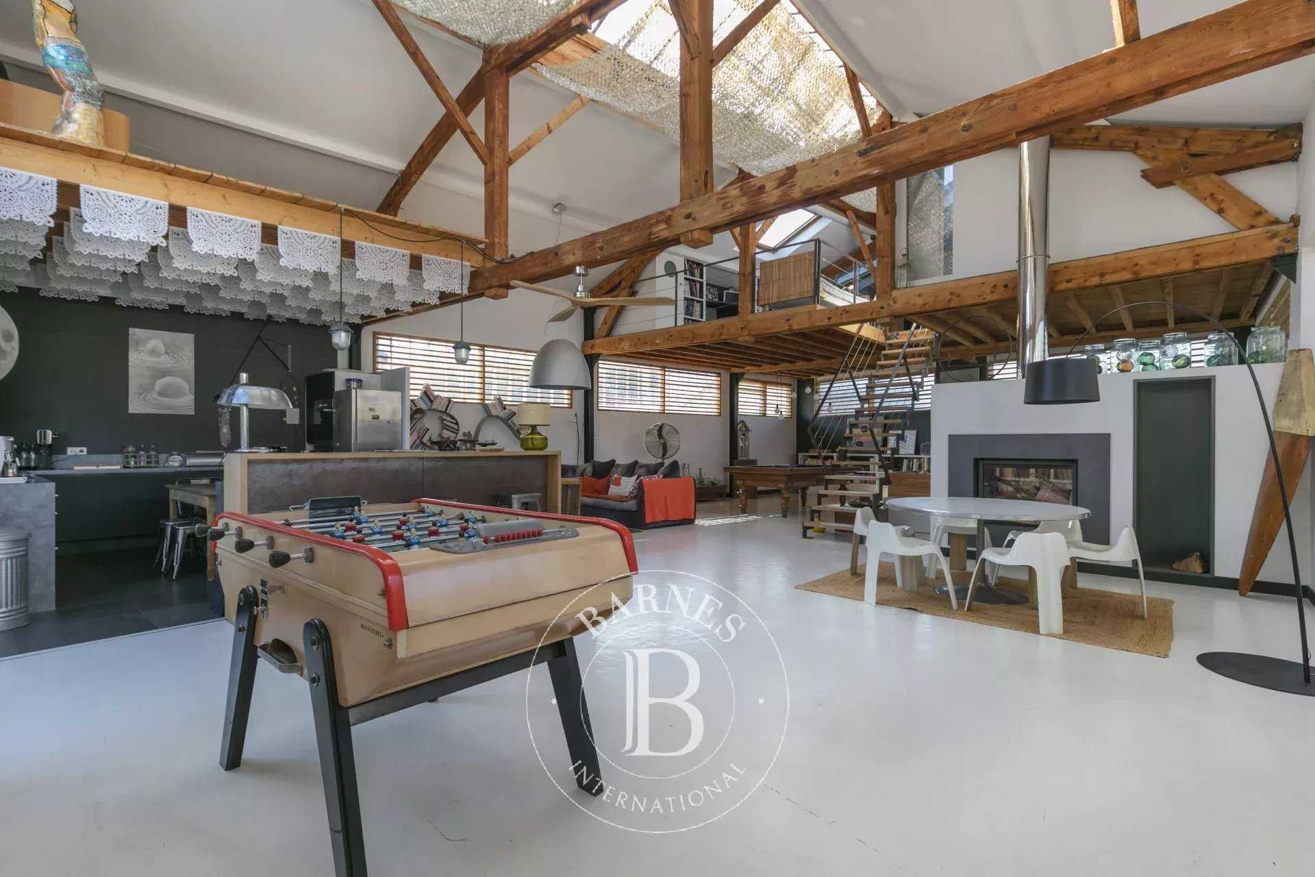 Vanves  - Maison 10 Pi&egrave;ces 4 Chambres