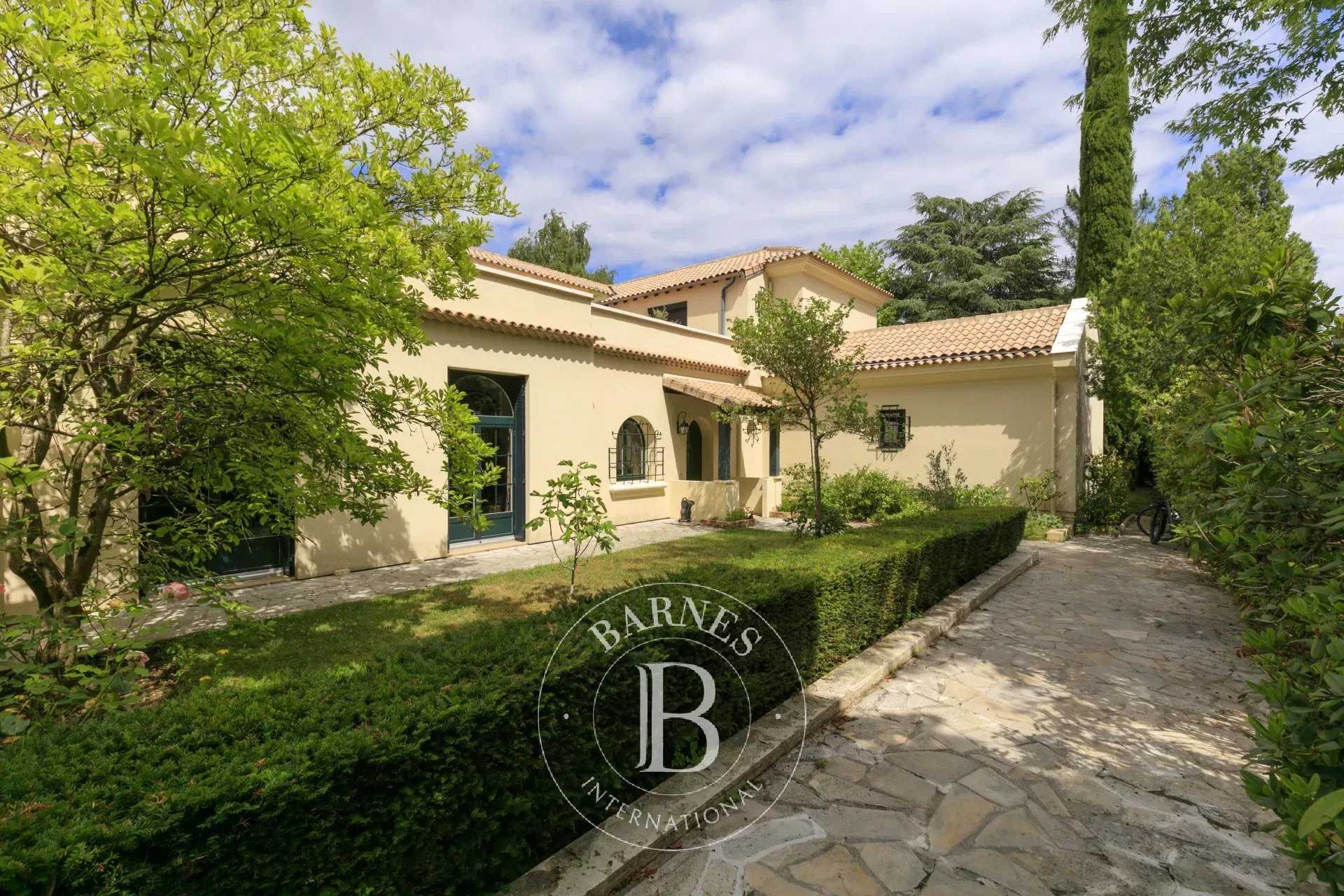 Garches  - House 5 Bedrooms