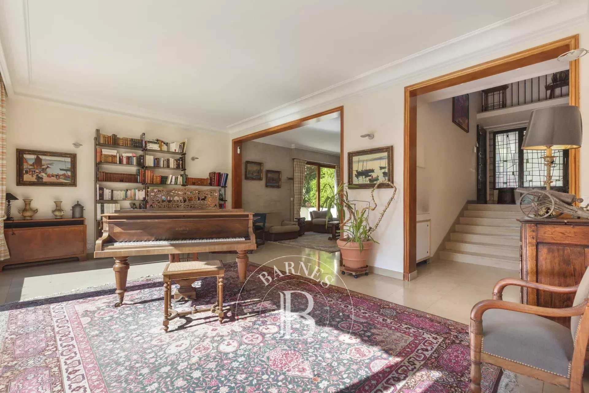 Saint-Cloud  - House 5 Bedrooms