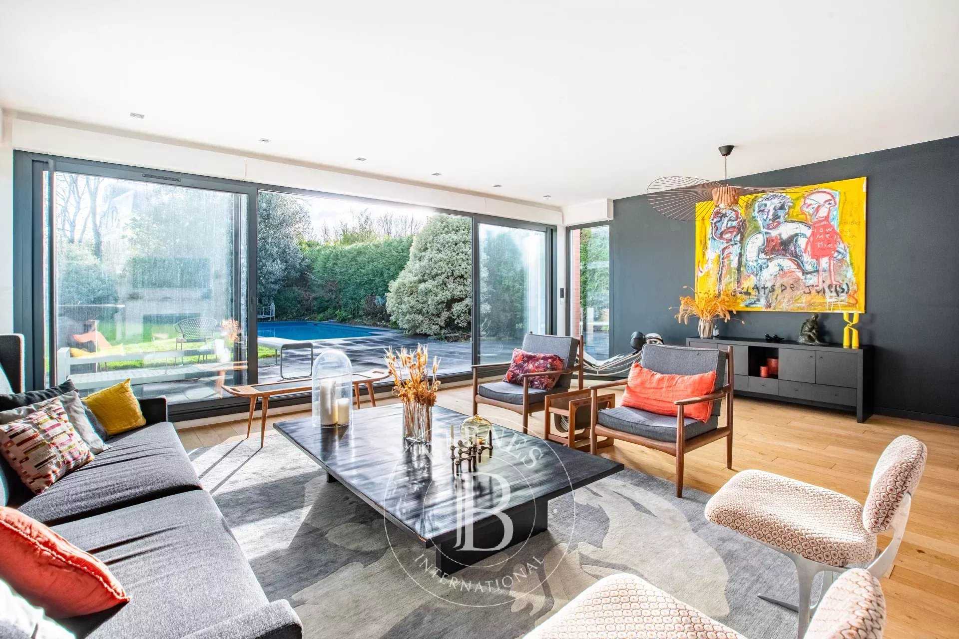 Vaucresson  - Maison 8 Pièces 6 Chambres