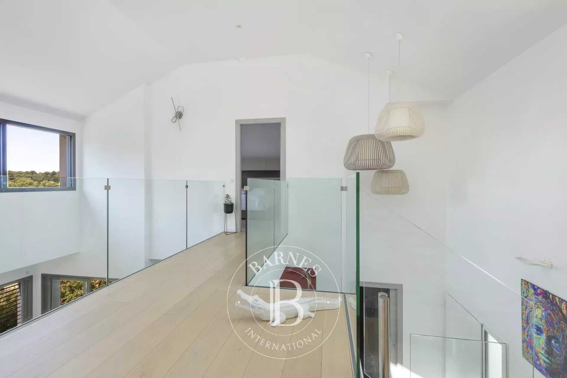 Clamart  - Maison 8 Pièces