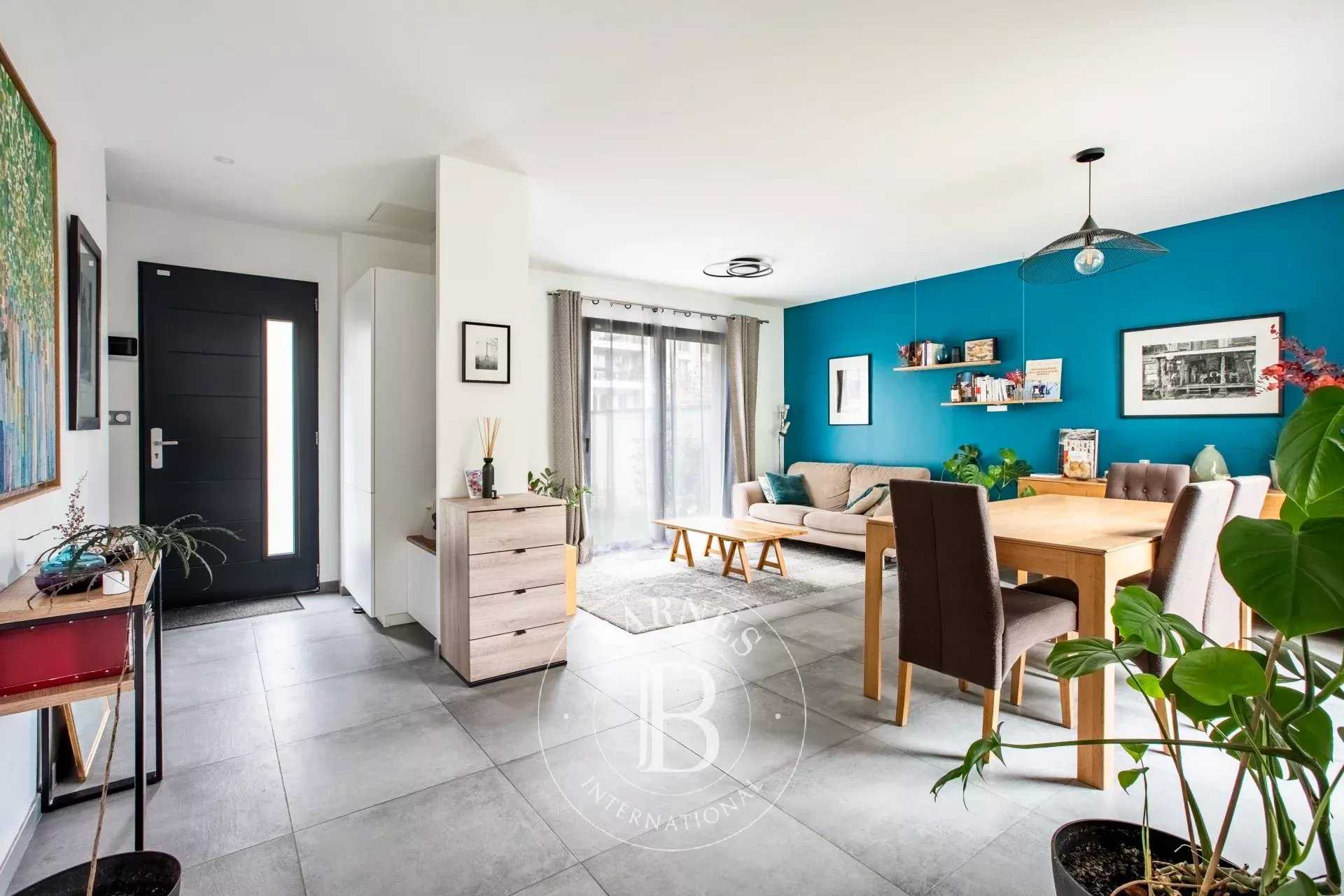 Antony  - House 5 Bedrooms