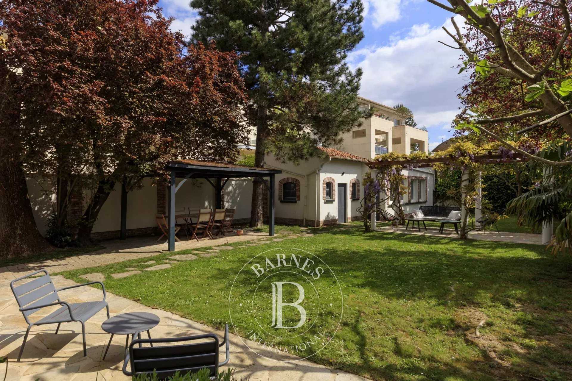 Clamart  - Maison 8 Pi&egrave;ces