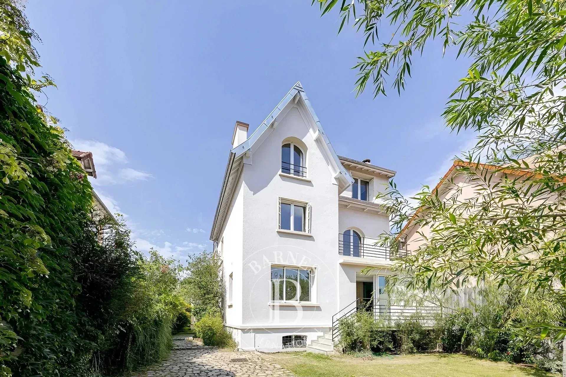 Garches  - House 5 Bedrooms