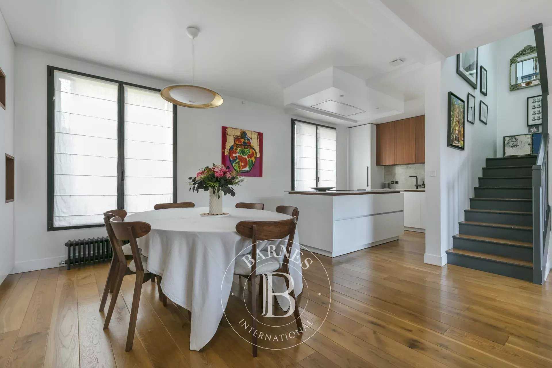 Vanves  - Maison 5 Pi&egrave;ces 3 Chambres