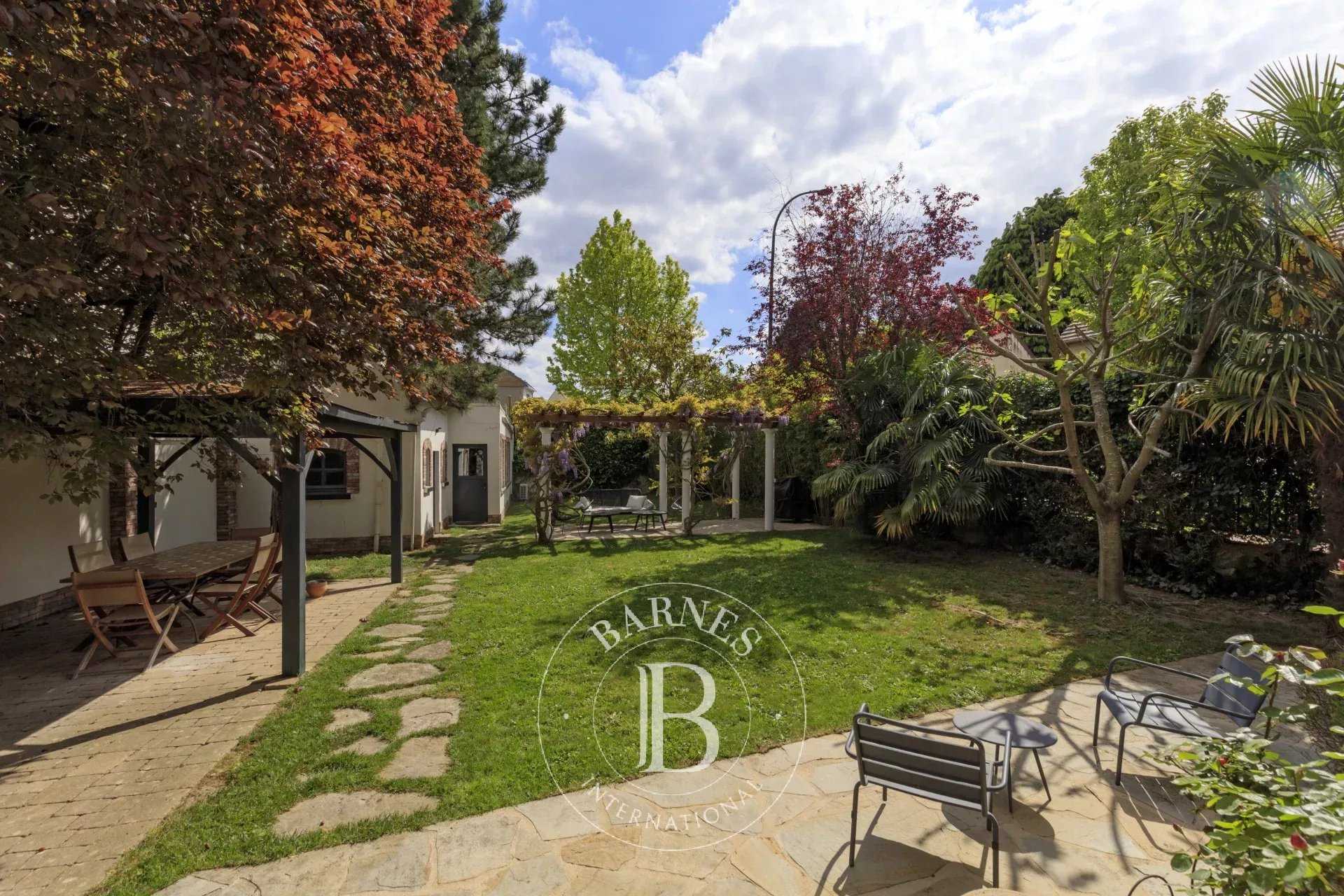 Clamart  - Maison 8 Pi&egrave;ces