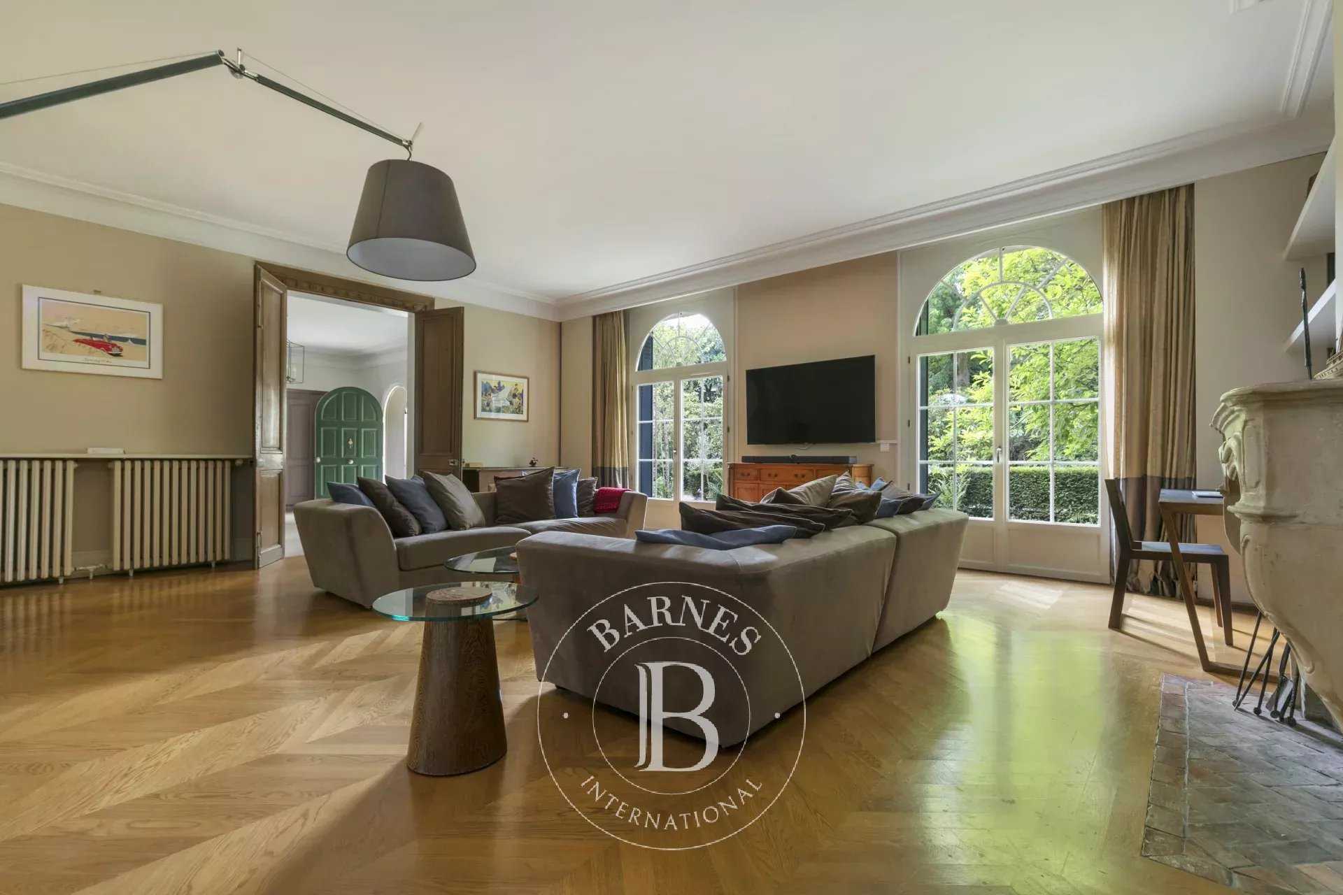 Garches  - House 5 Bedrooms