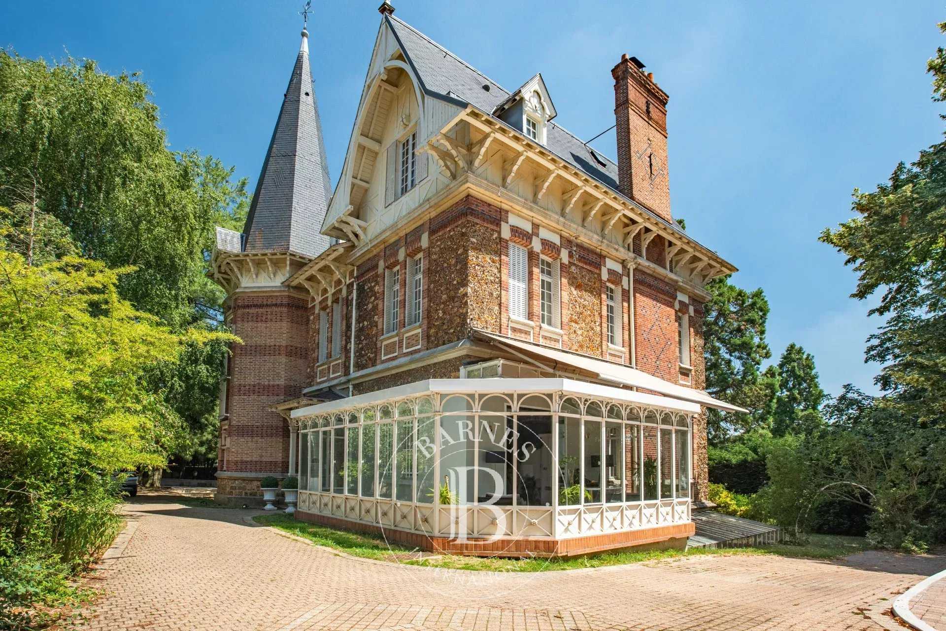Property Sèvres